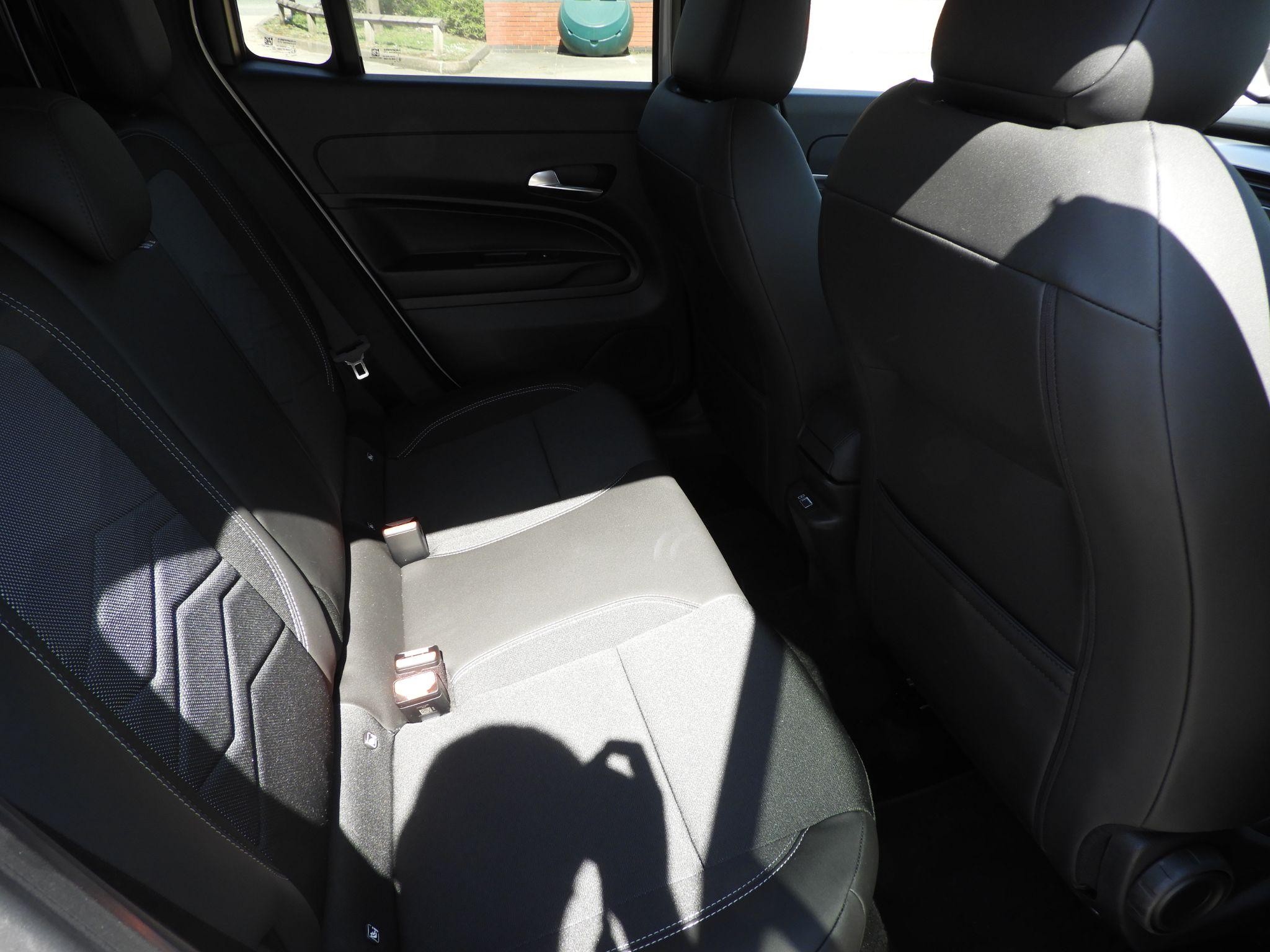 Jeep Avenger Image 25