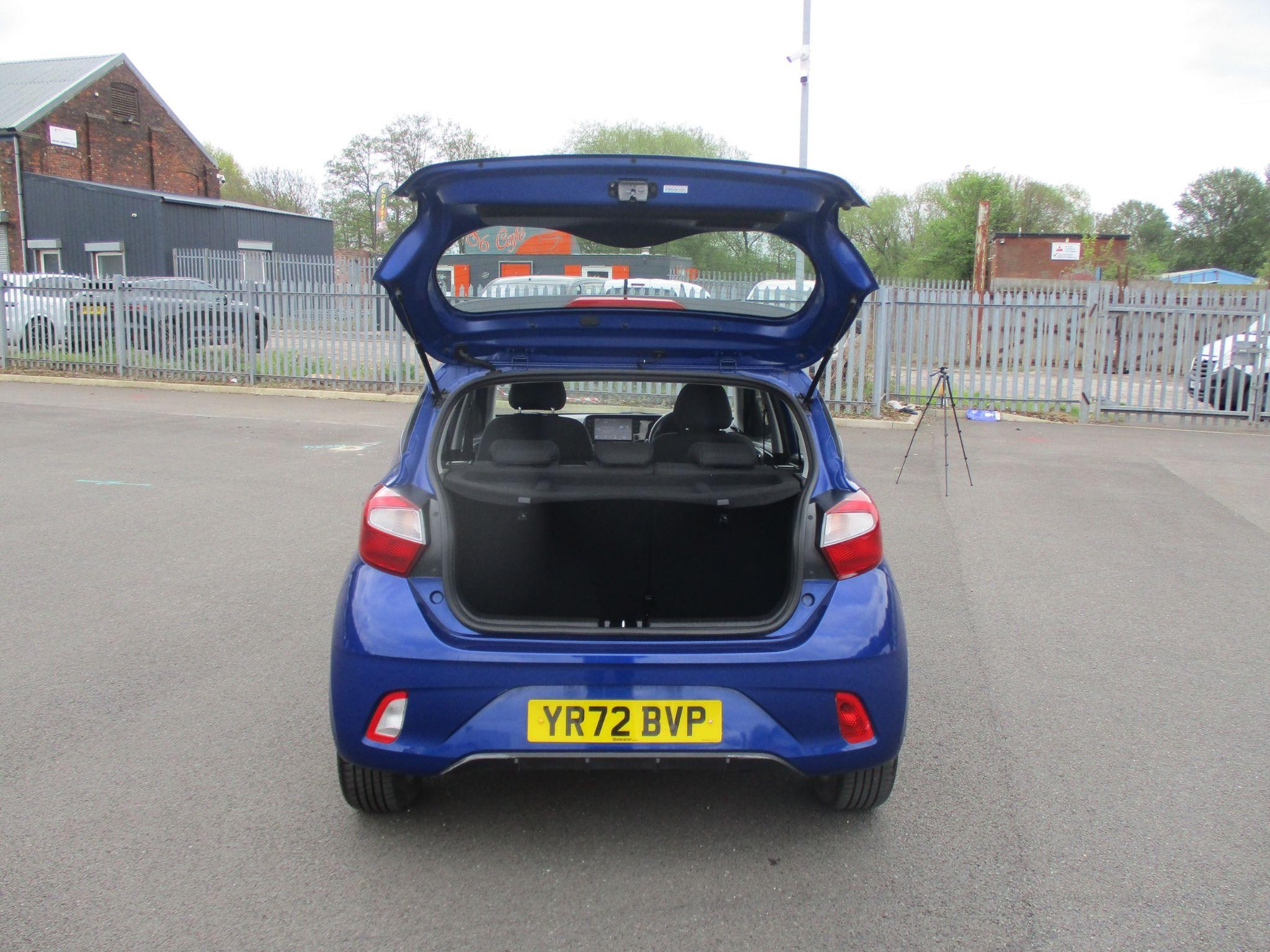 Hyundai i10 Image 10