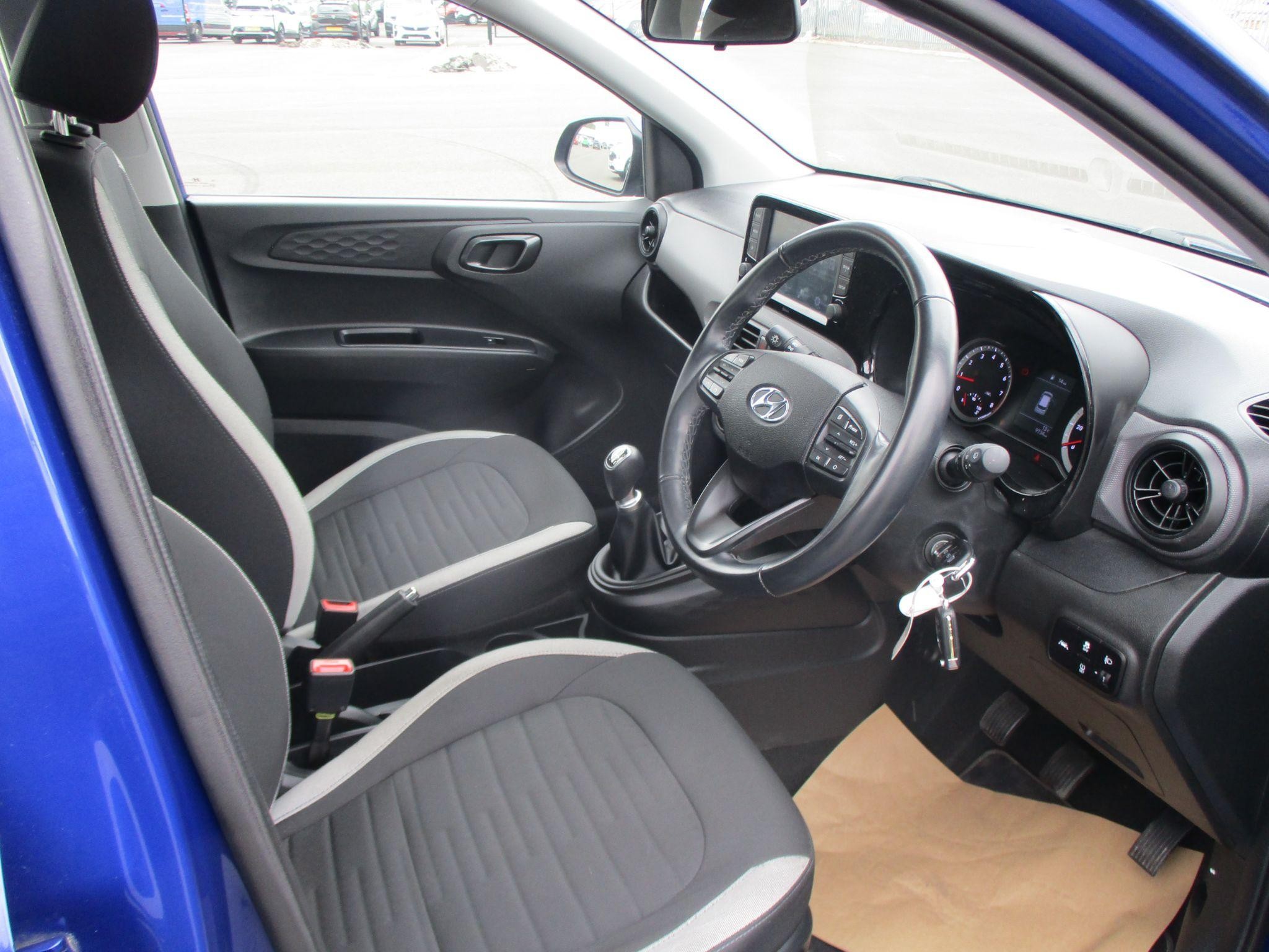 Hyundai i10 Image 11