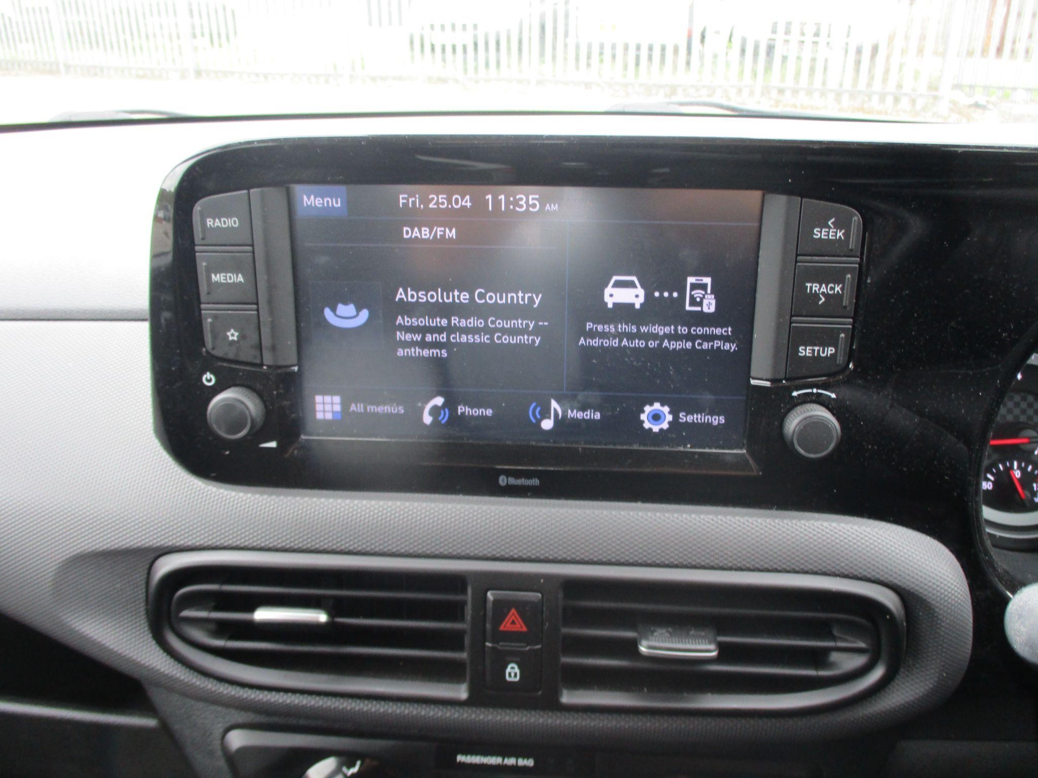 Hyundai i10 Image 15