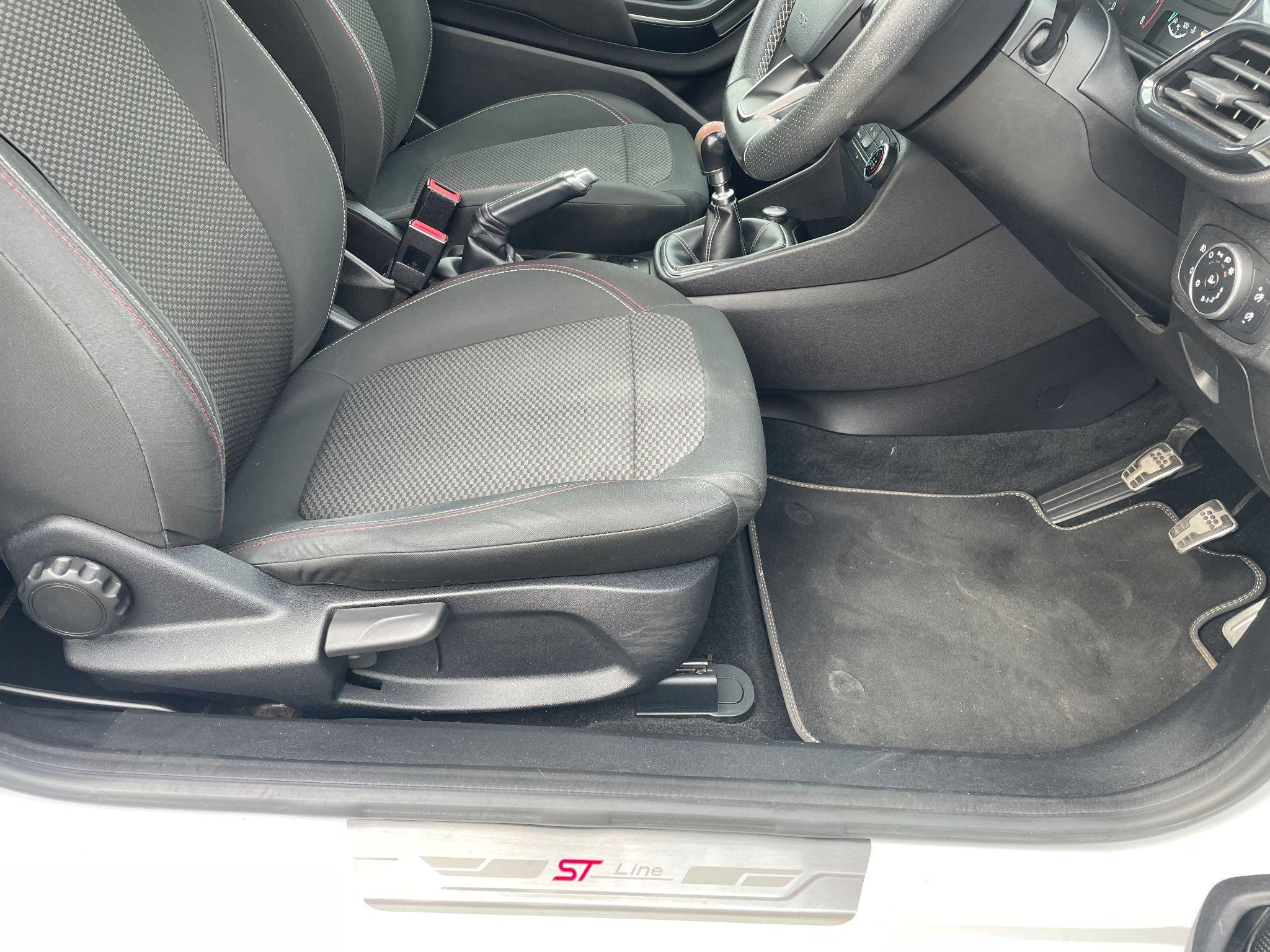 Ford Fiesta Image 10