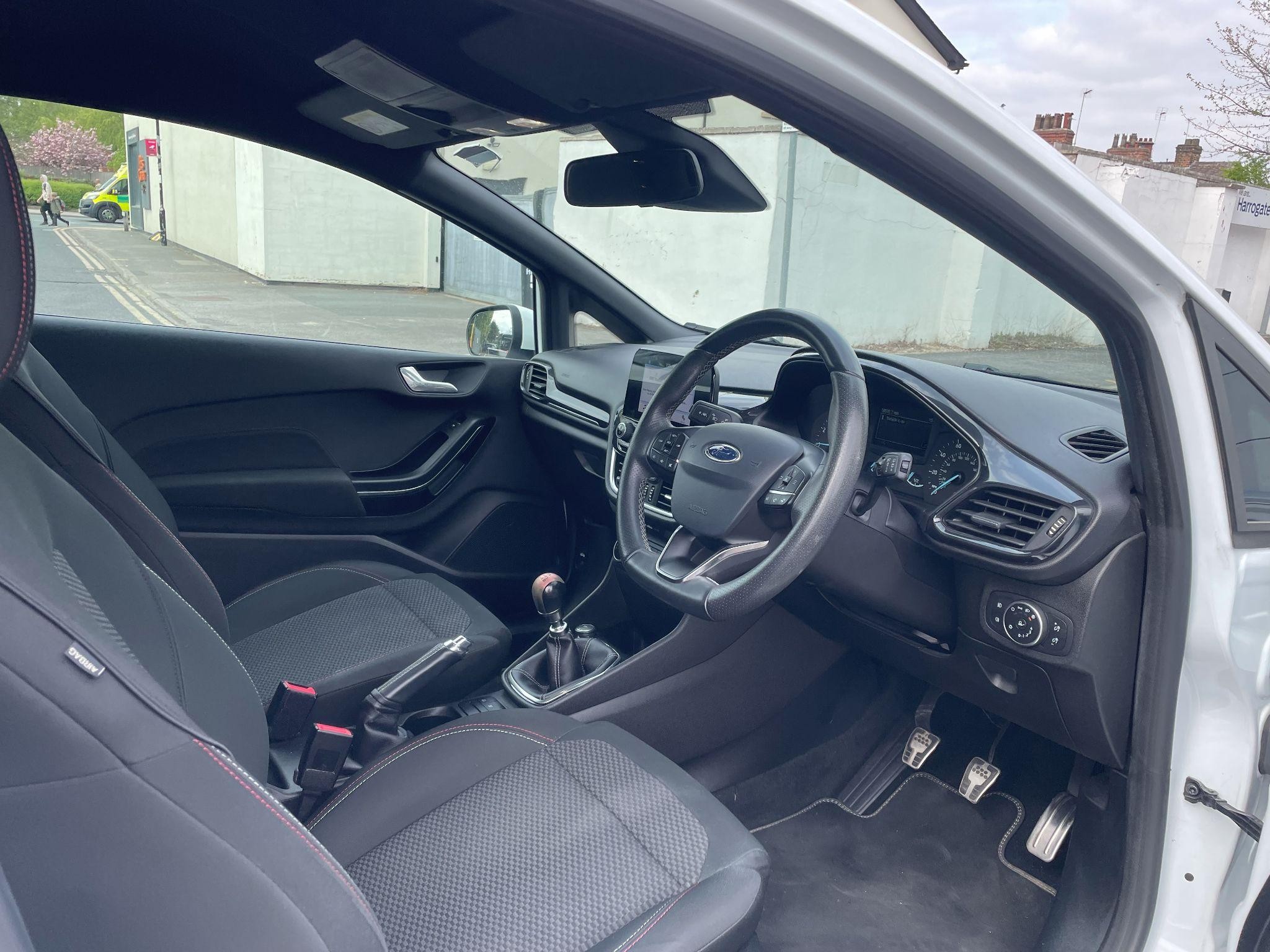 Ford Fiesta Image 12