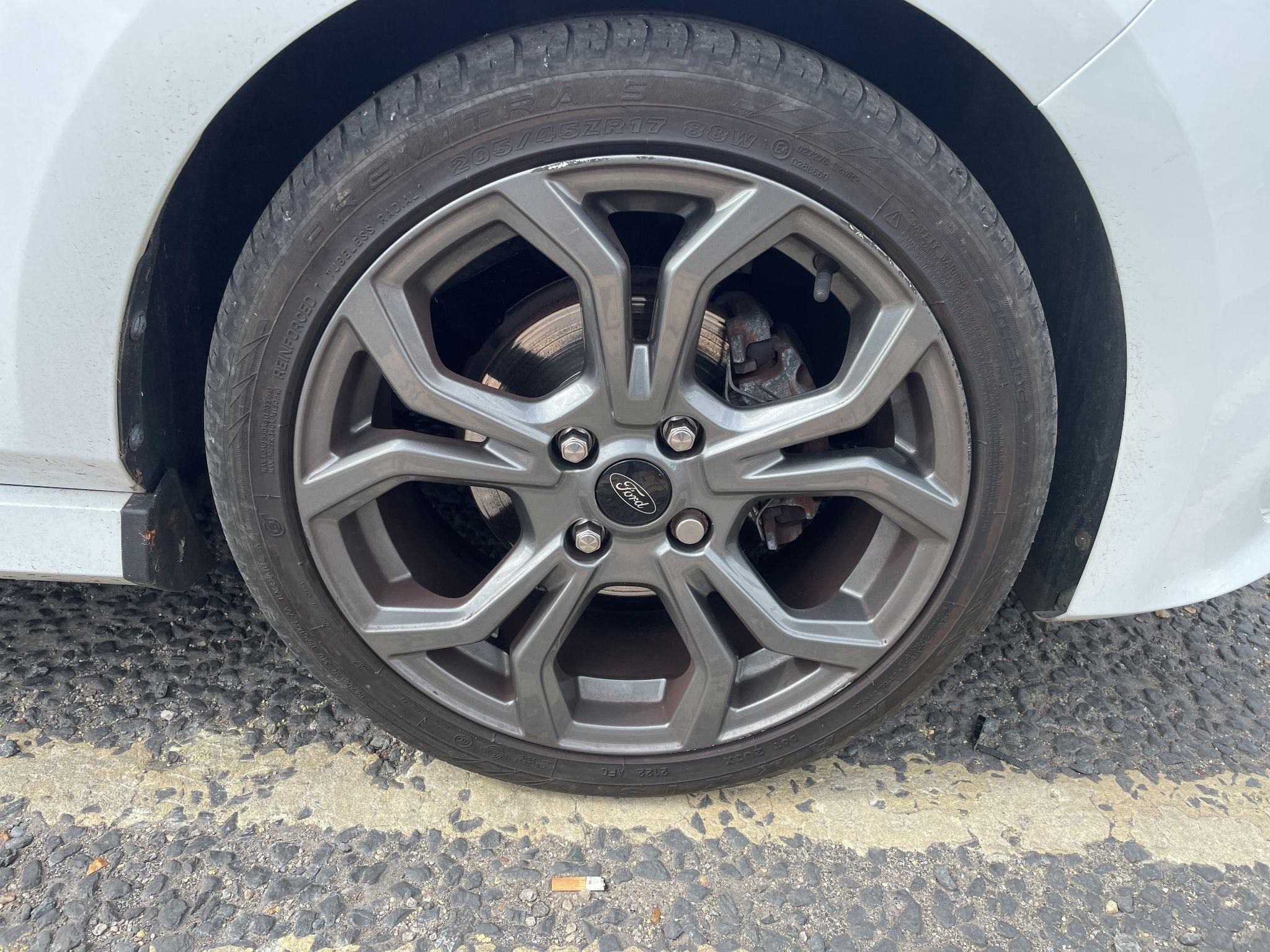 Ford Fiesta Image 16