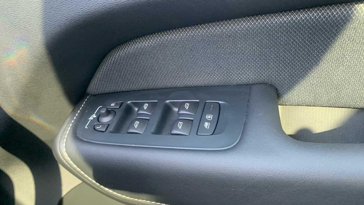 Volvo XC60 Image 28