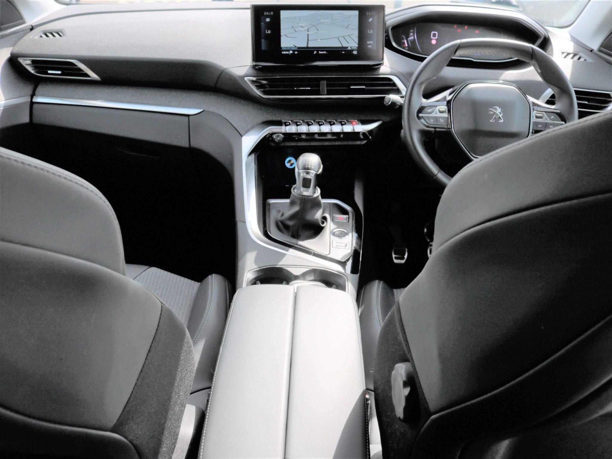 Peugeot 3008 Image 12