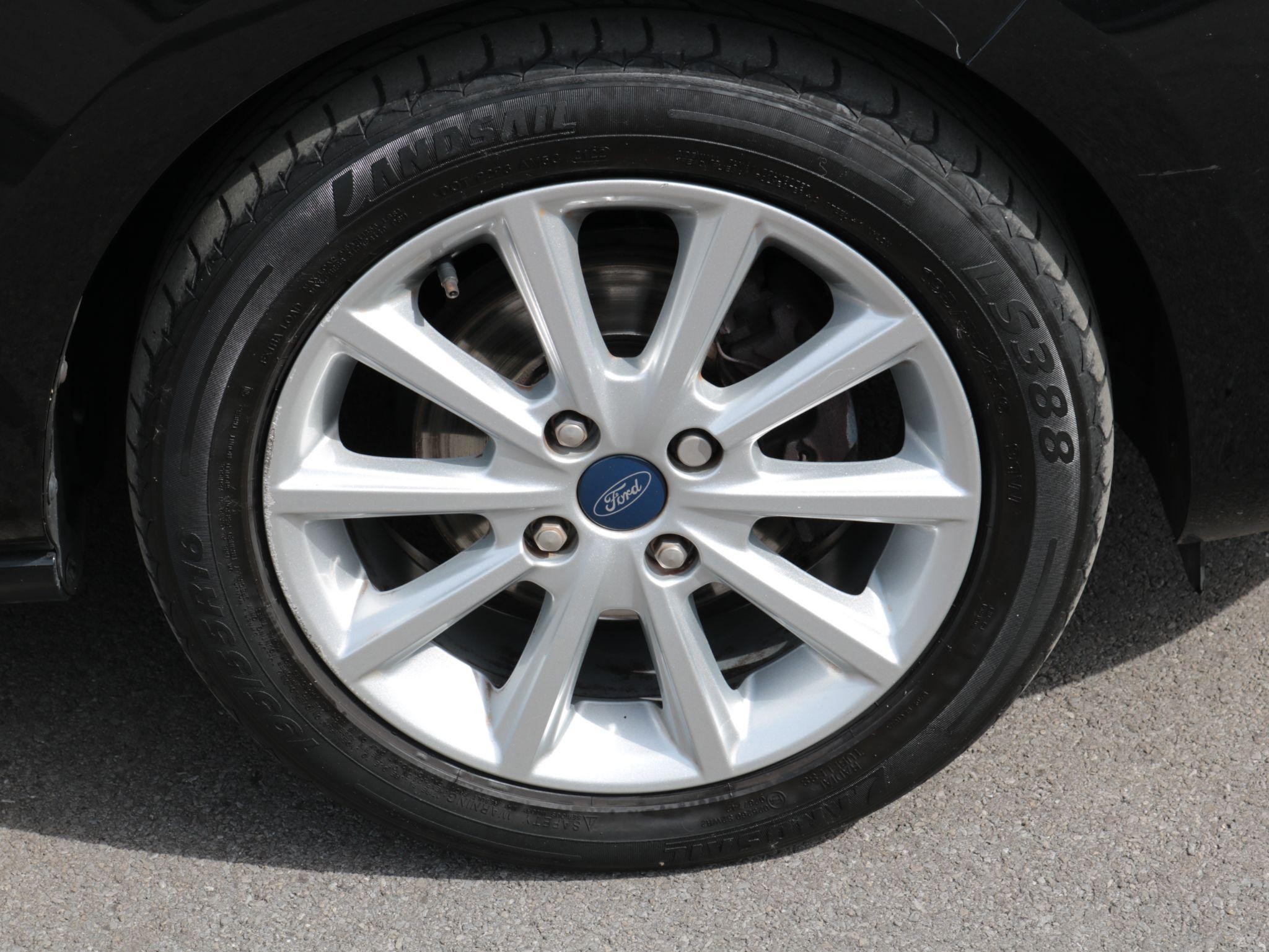 Ford Fiesta Image 9