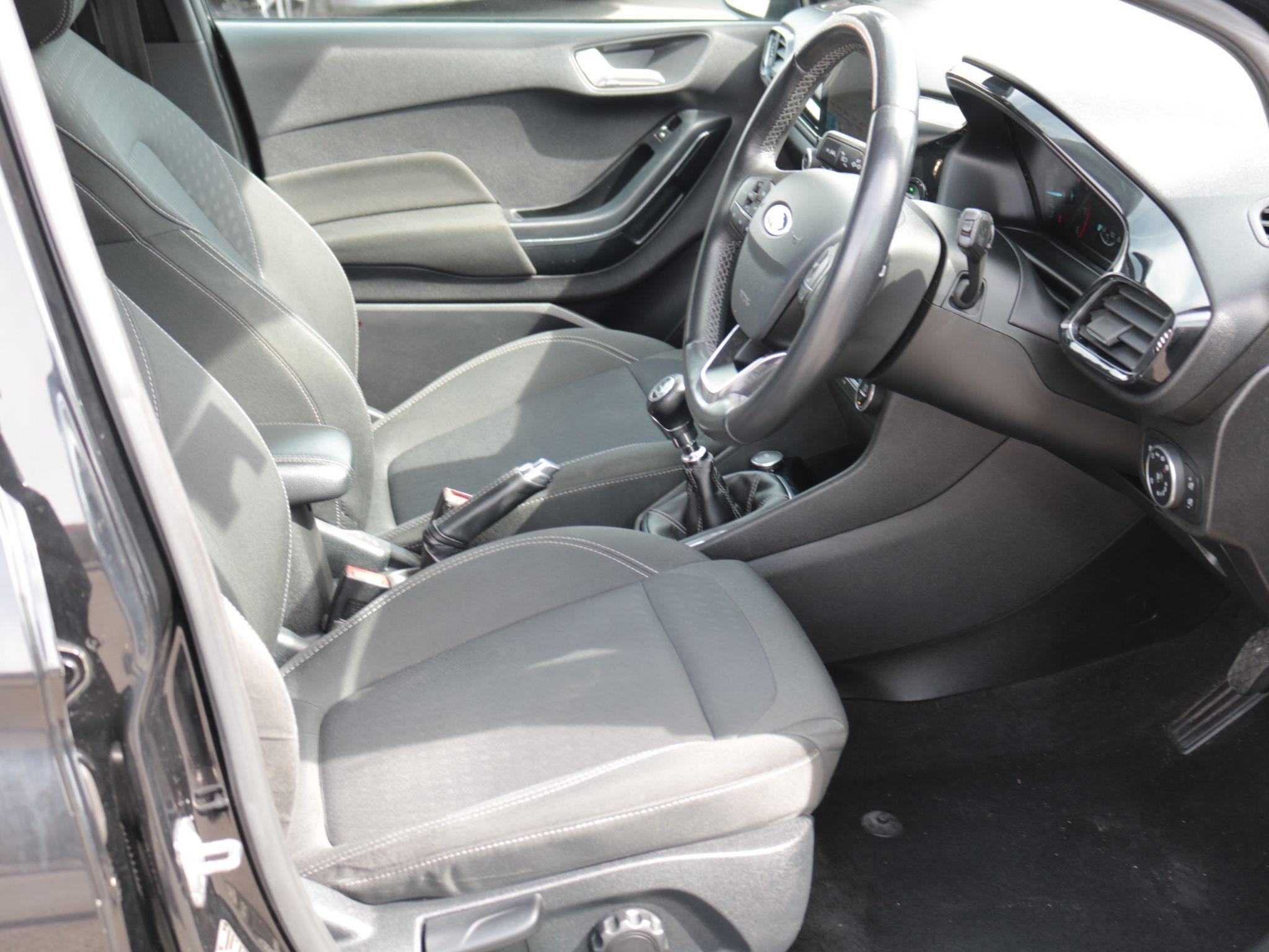 Ford Fiesta Image 11