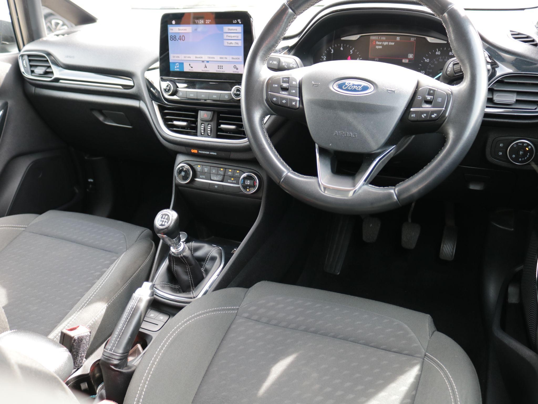 Ford Fiesta Image 12