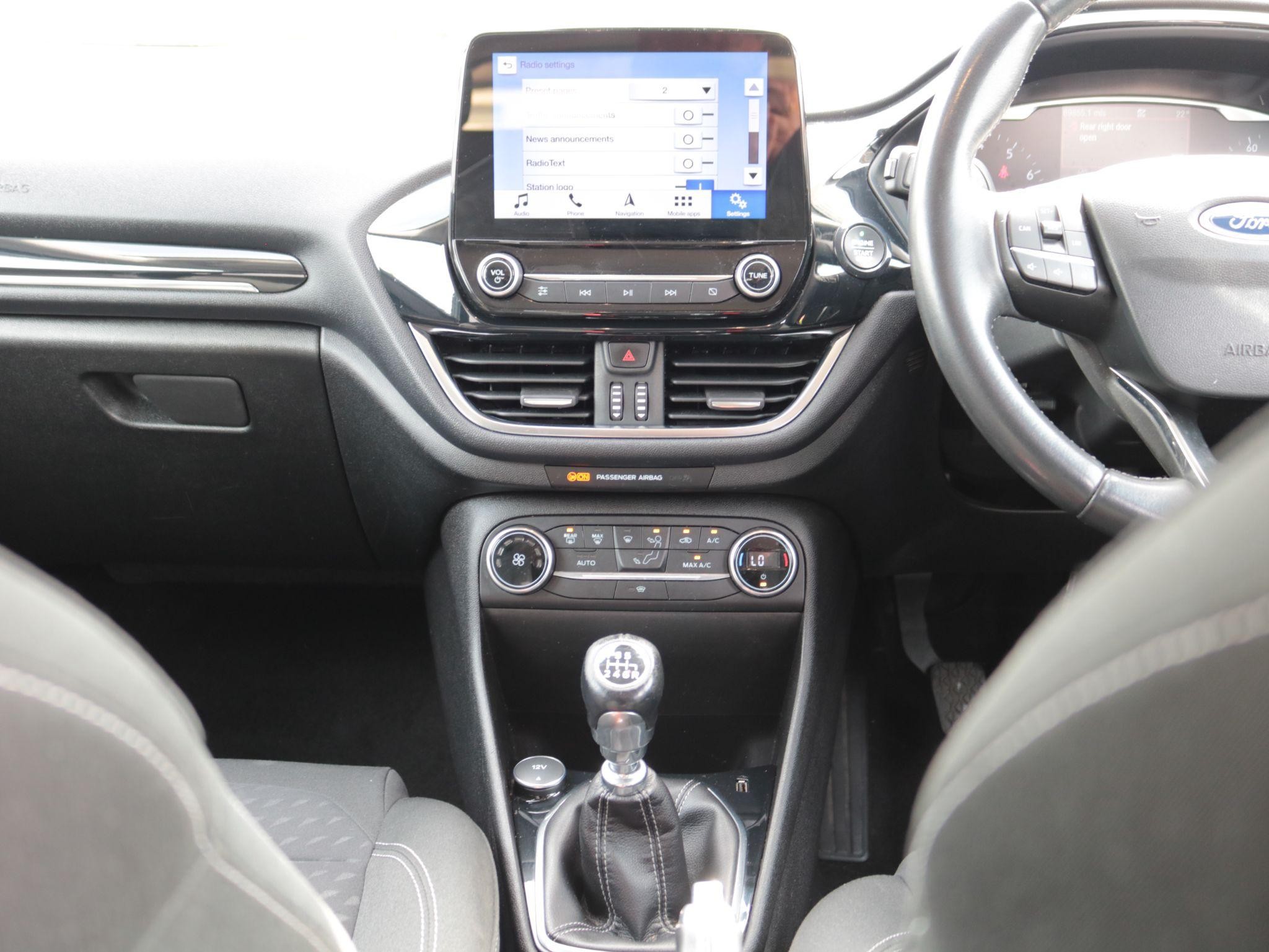 Ford Fiesta Image 22
