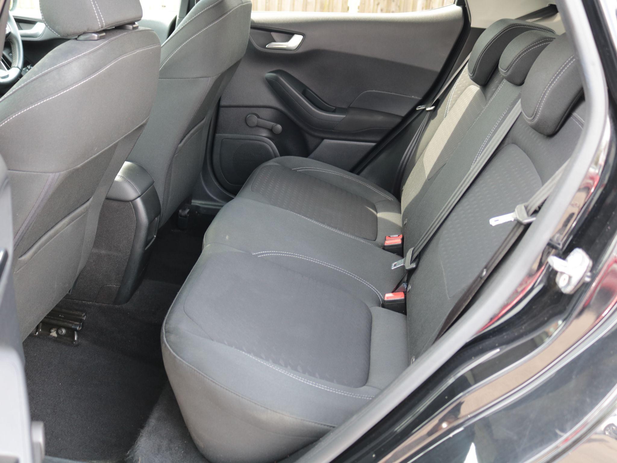 Ford Fiesta Image 24