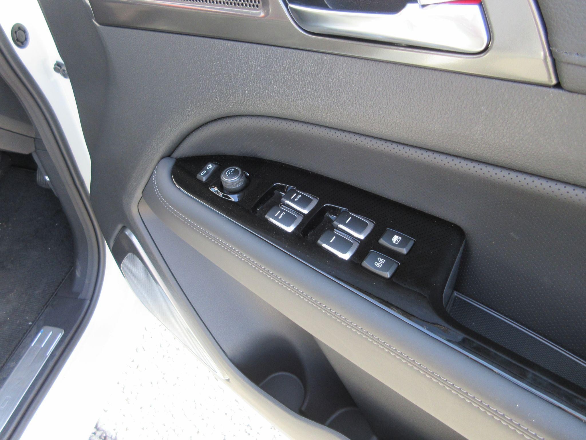 KGM Rexton Image 12