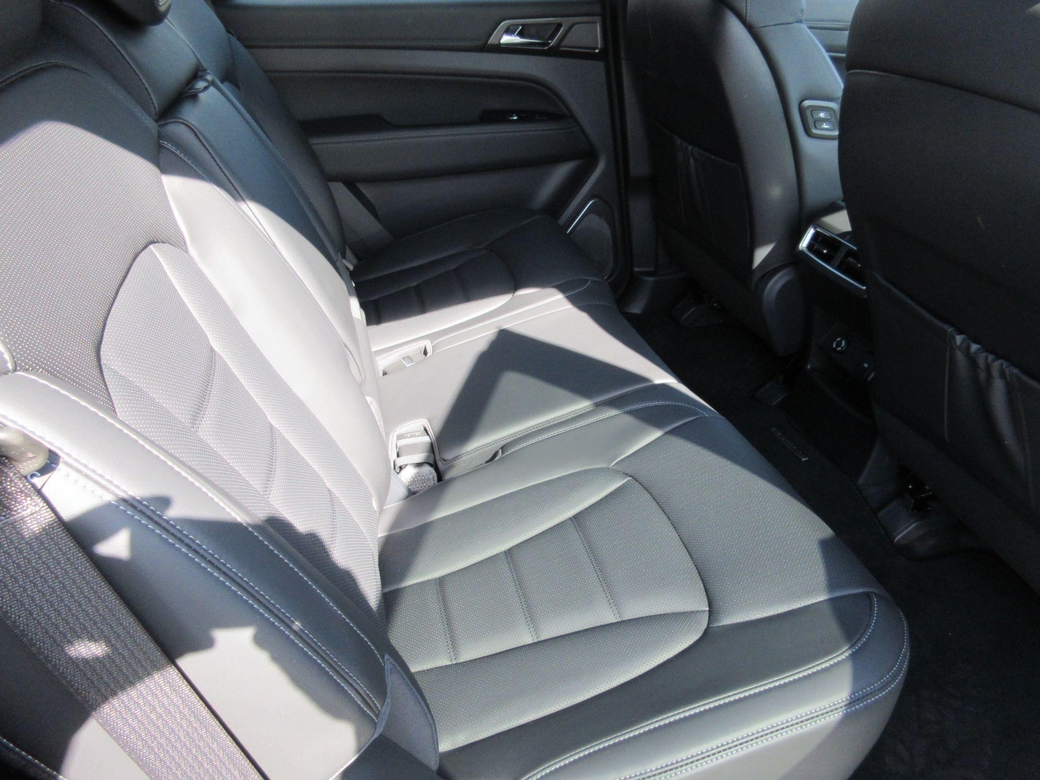 KGM Rexton Image 25