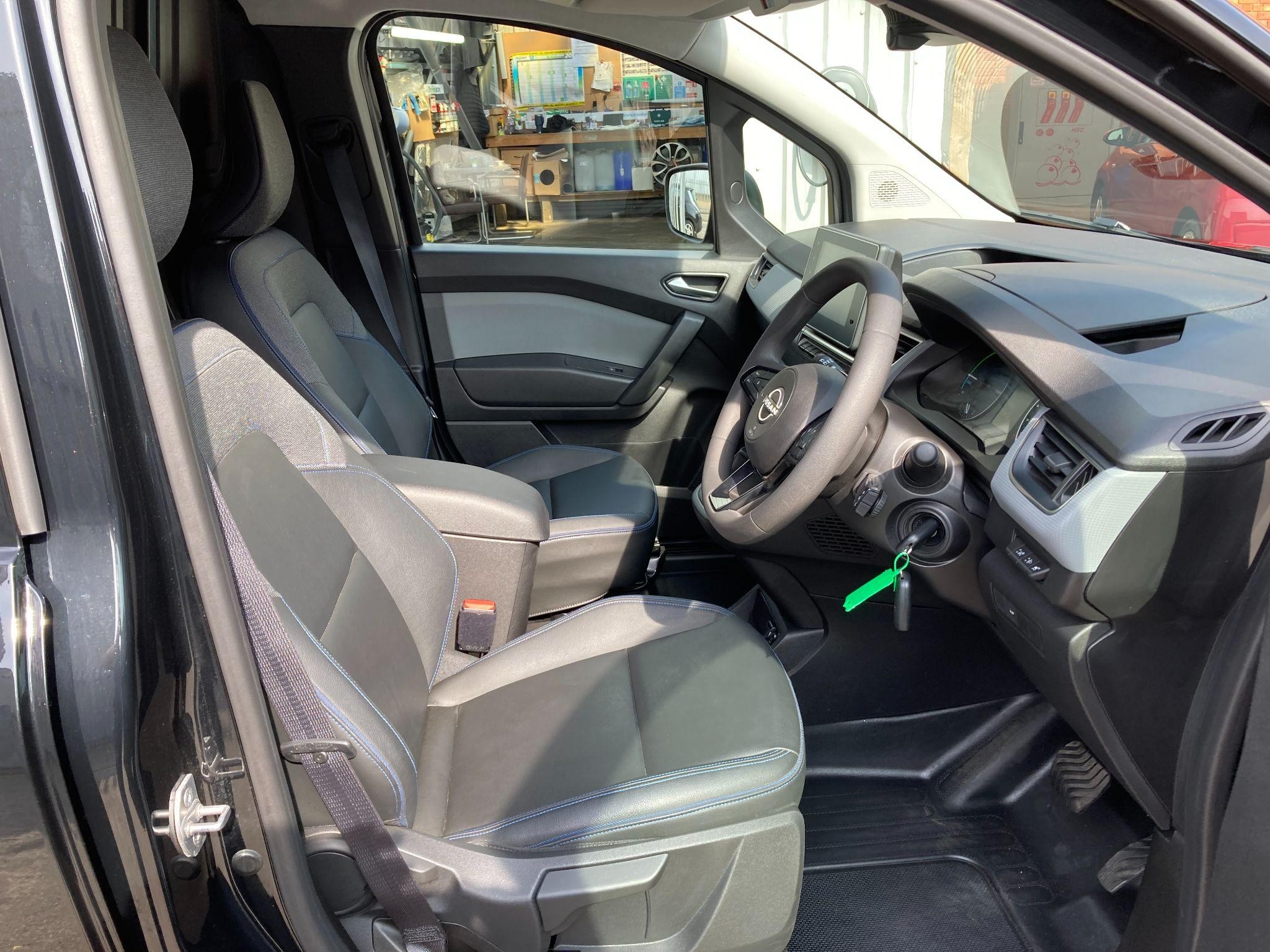 Nissan Townstar Image 24