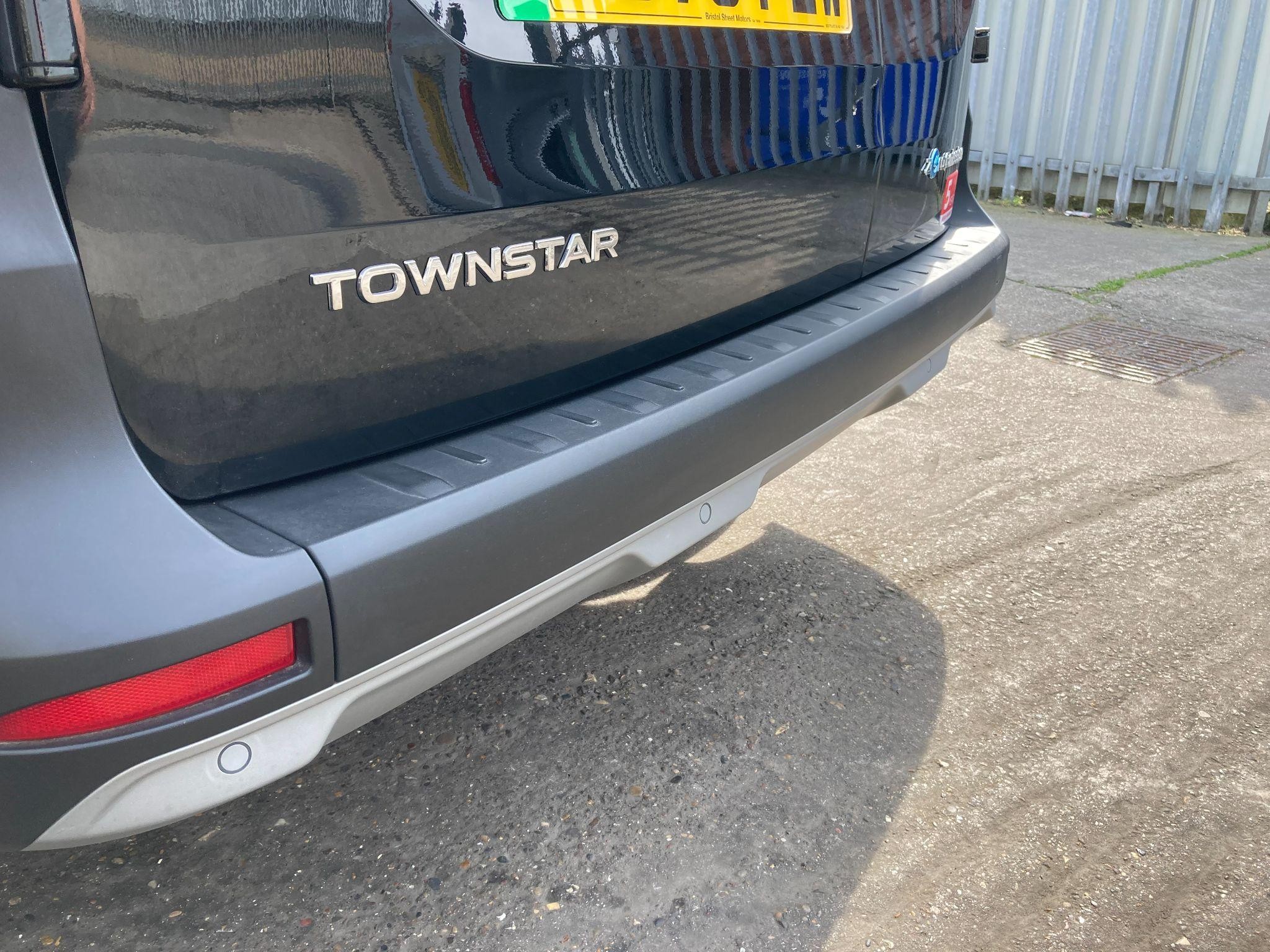 Nissan Townstar Image 50