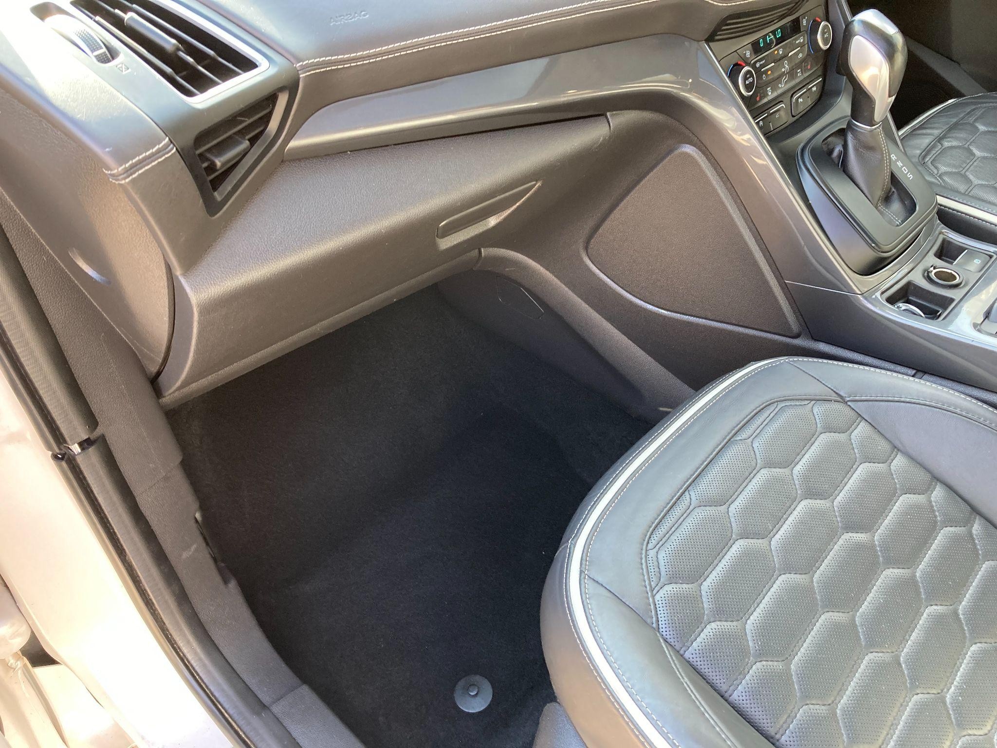 Ford Kuga Image 25
