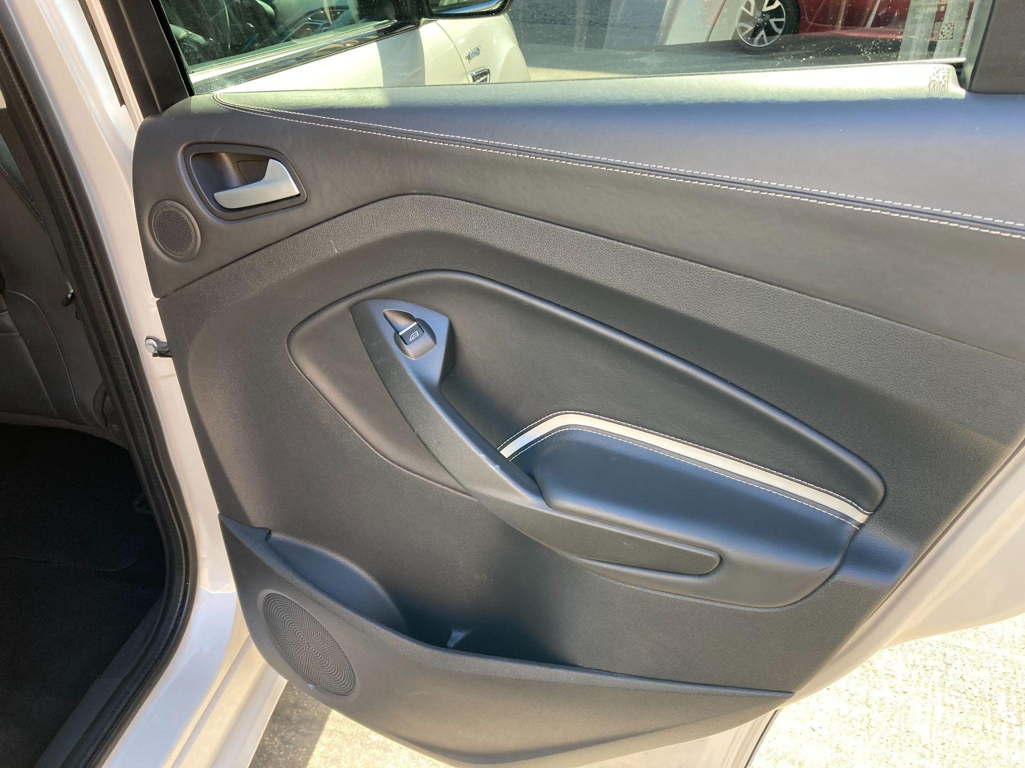 Ford Kuga Image 44