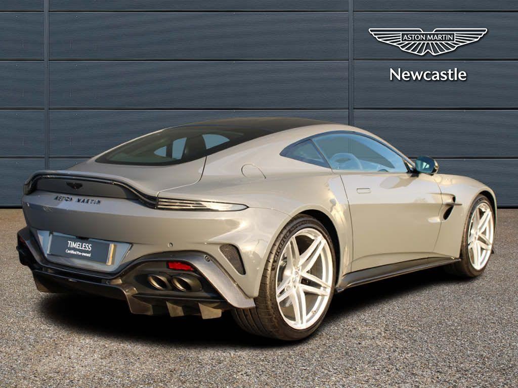 Aston Martin Vantage Image 19