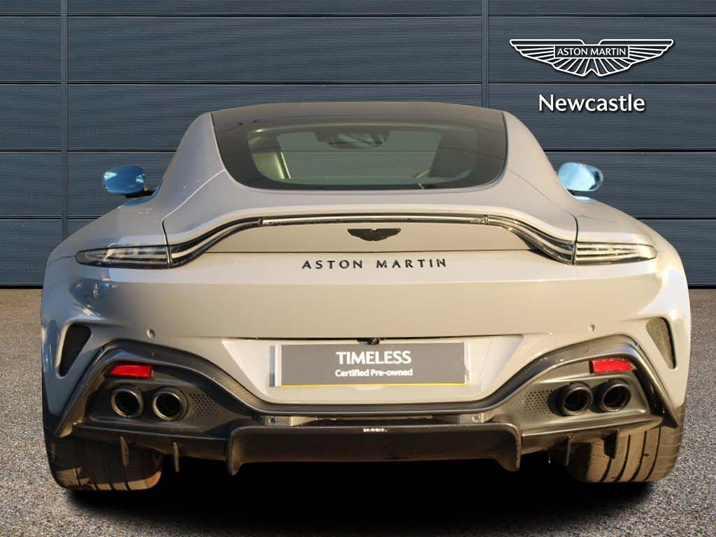 Aston Martin Vantage Image 20