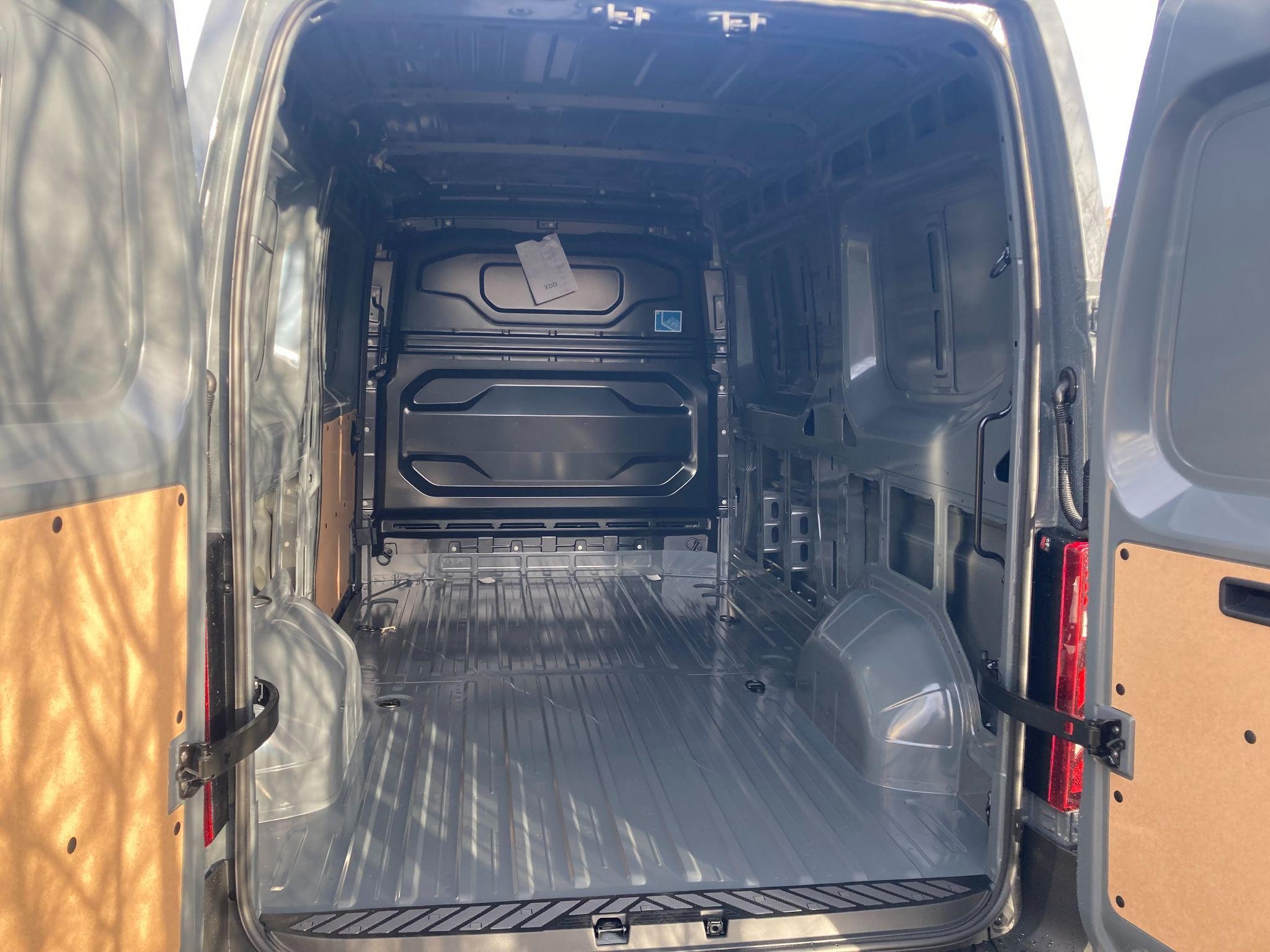Nissan Interstar Image 12