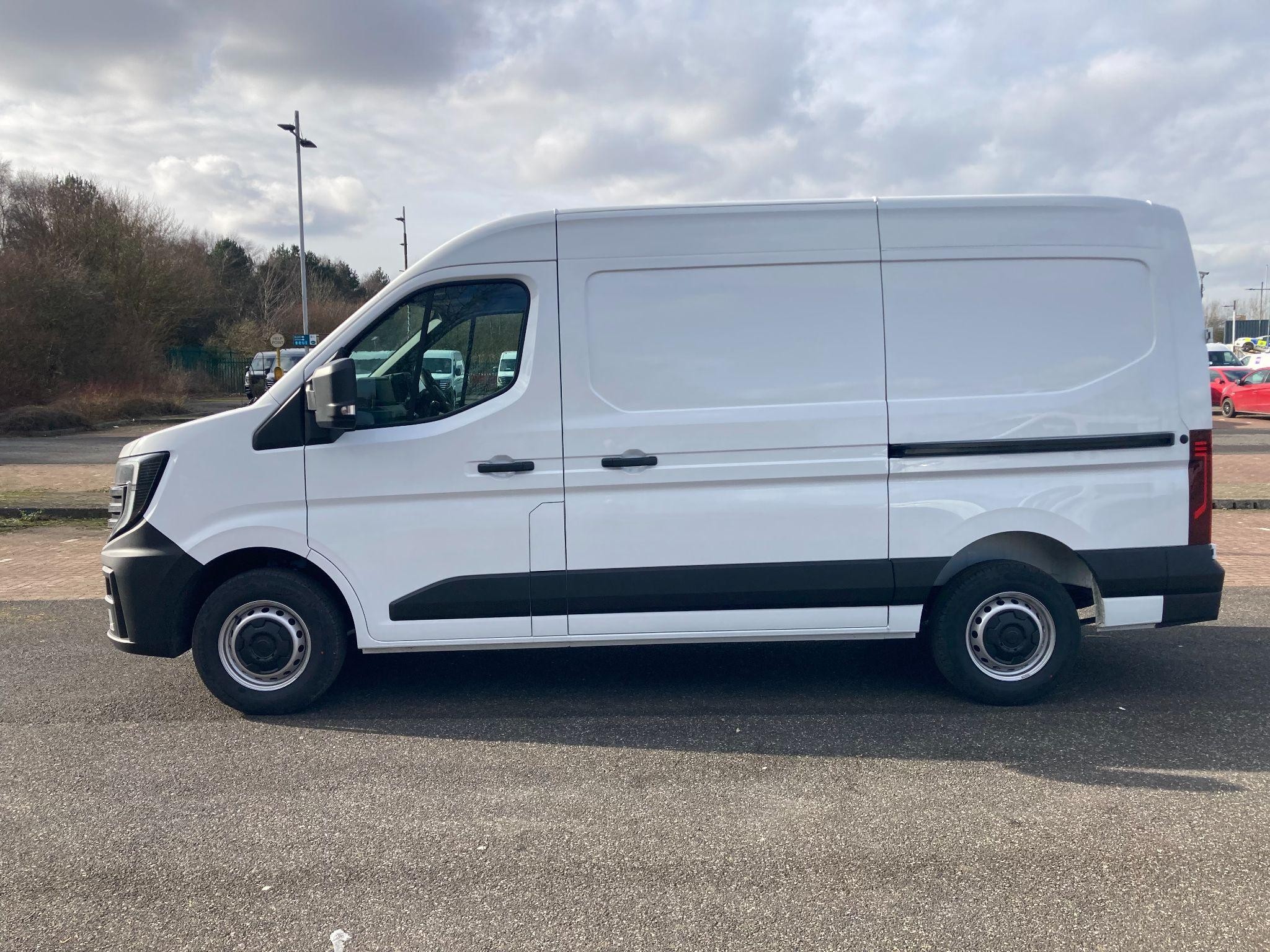 Nissan Interstar Image 3