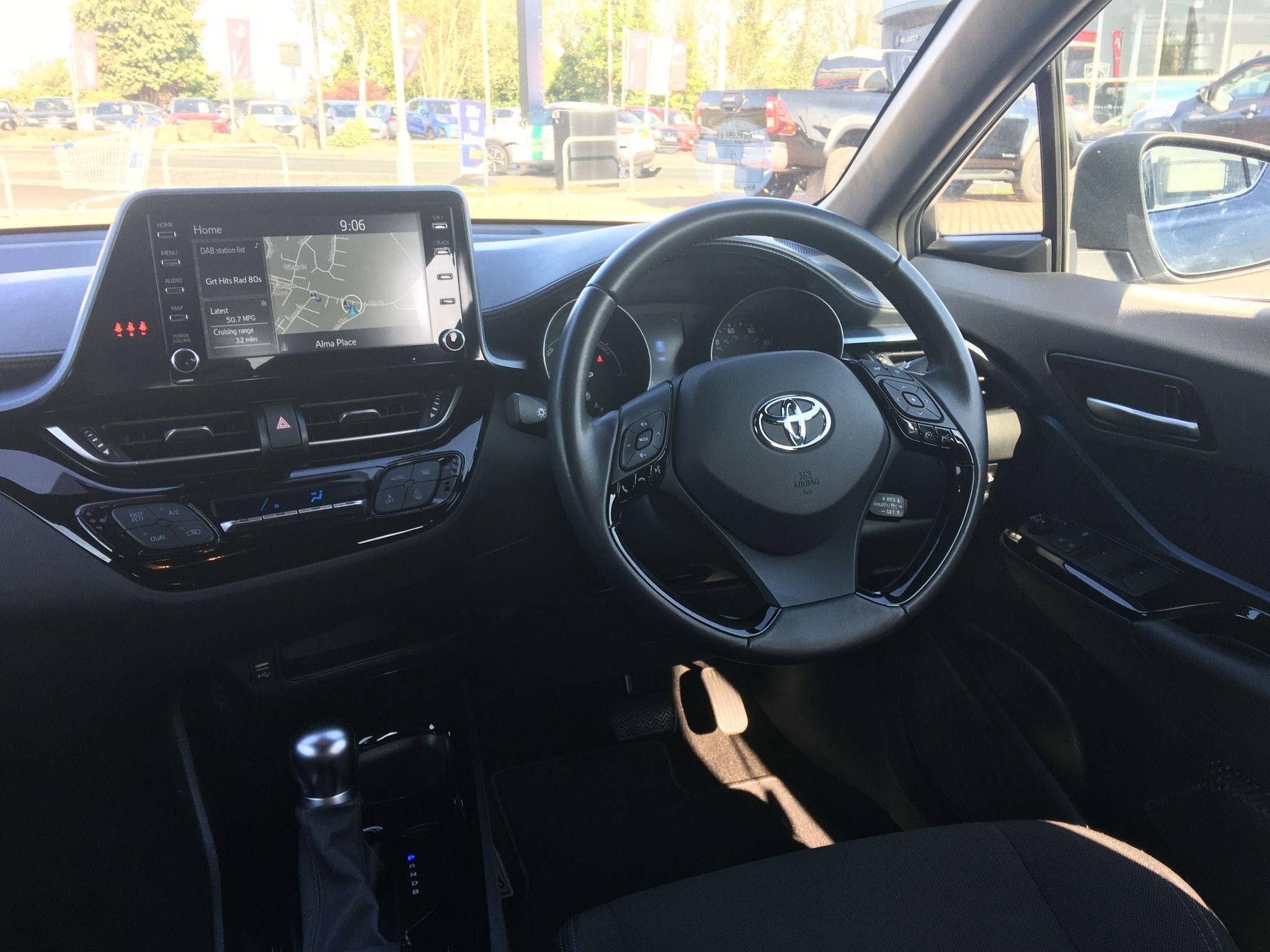 Toyota C-HR Image 13
