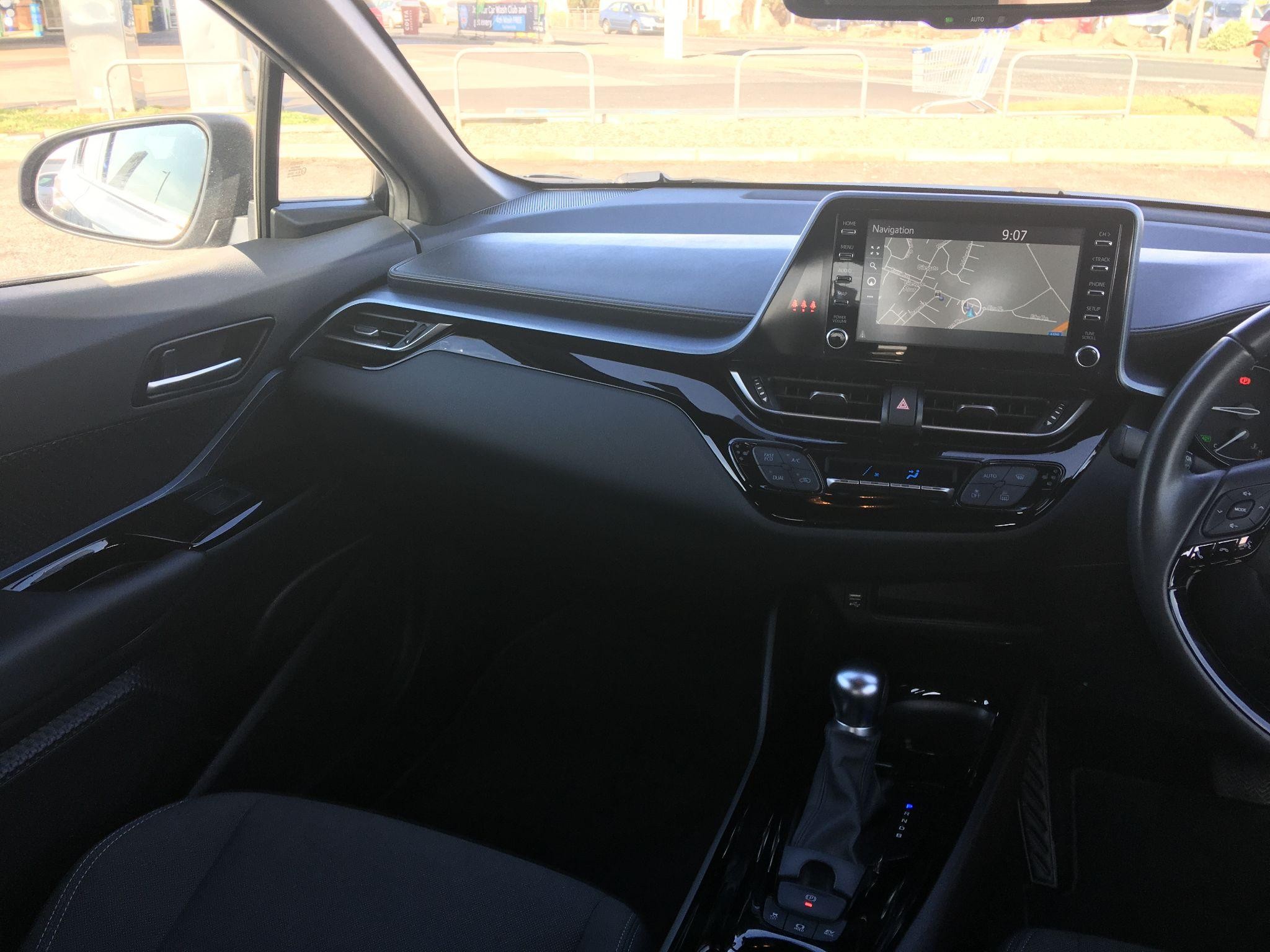 Toyota C-HR Image 15