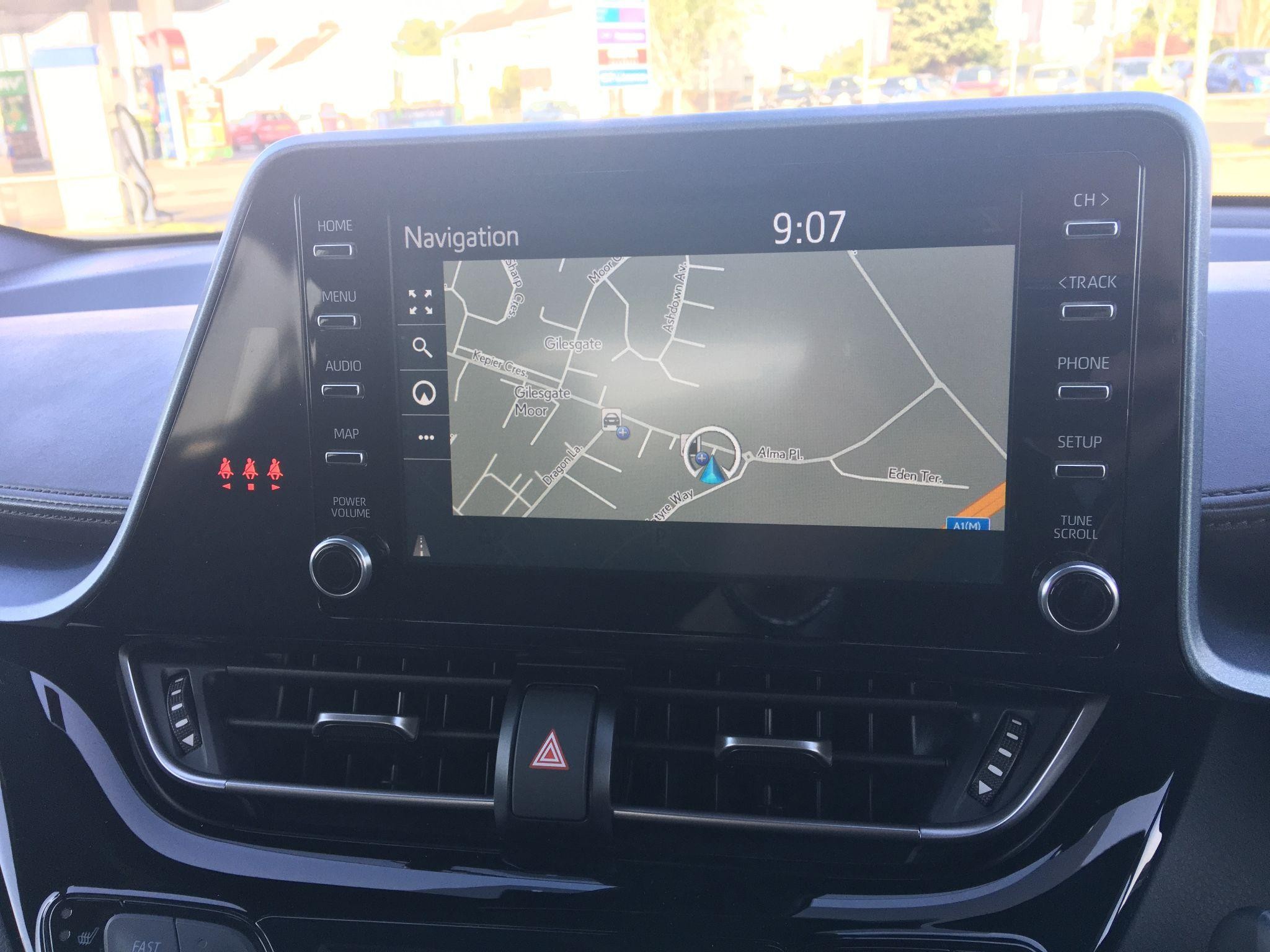 Toyota C-HR Image 17