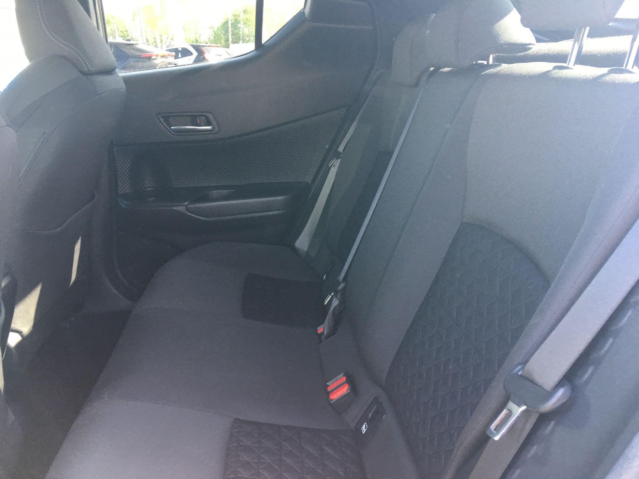 Toyota C-HR Image 19