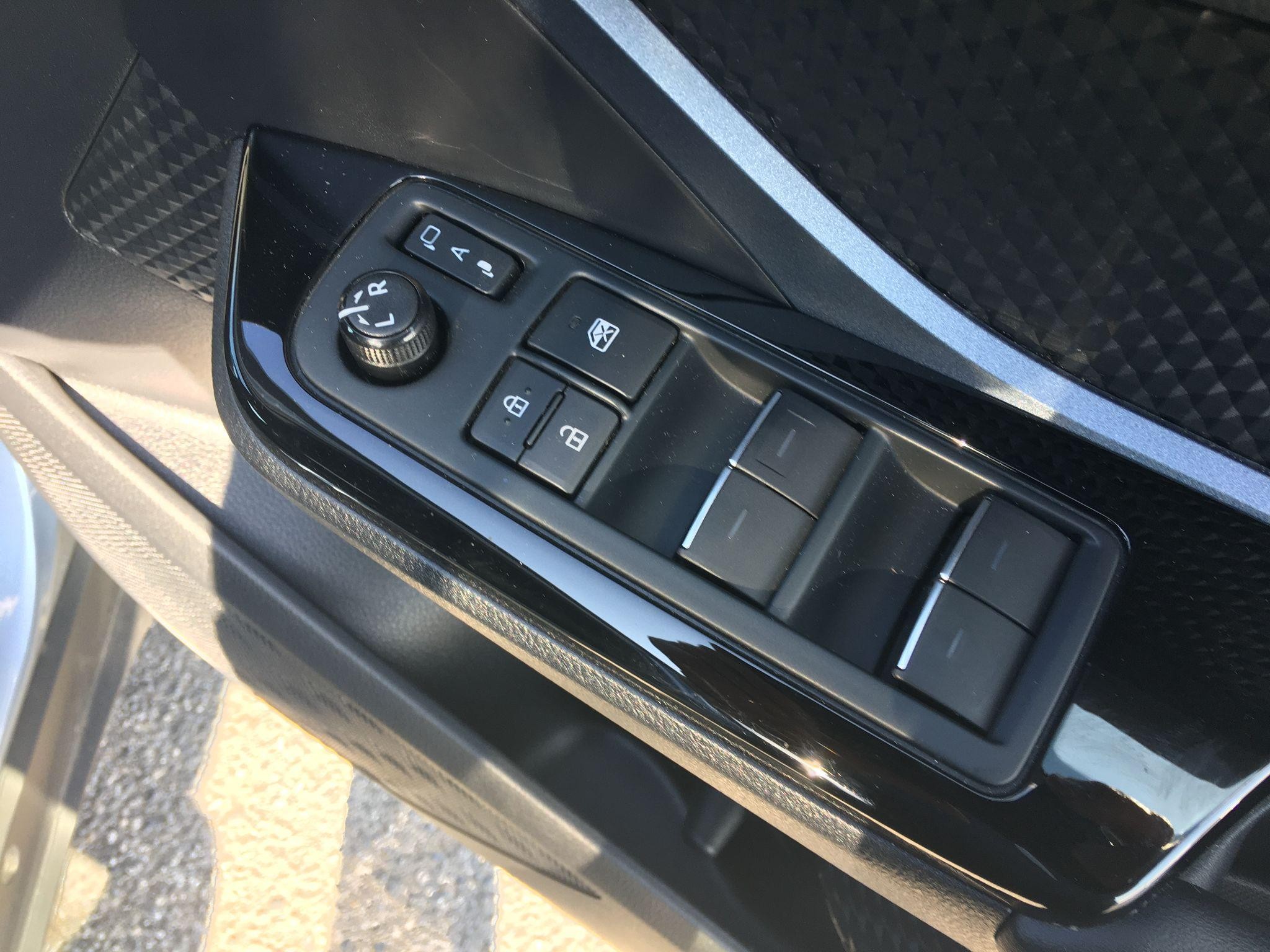 Toyota C-HR Image 37