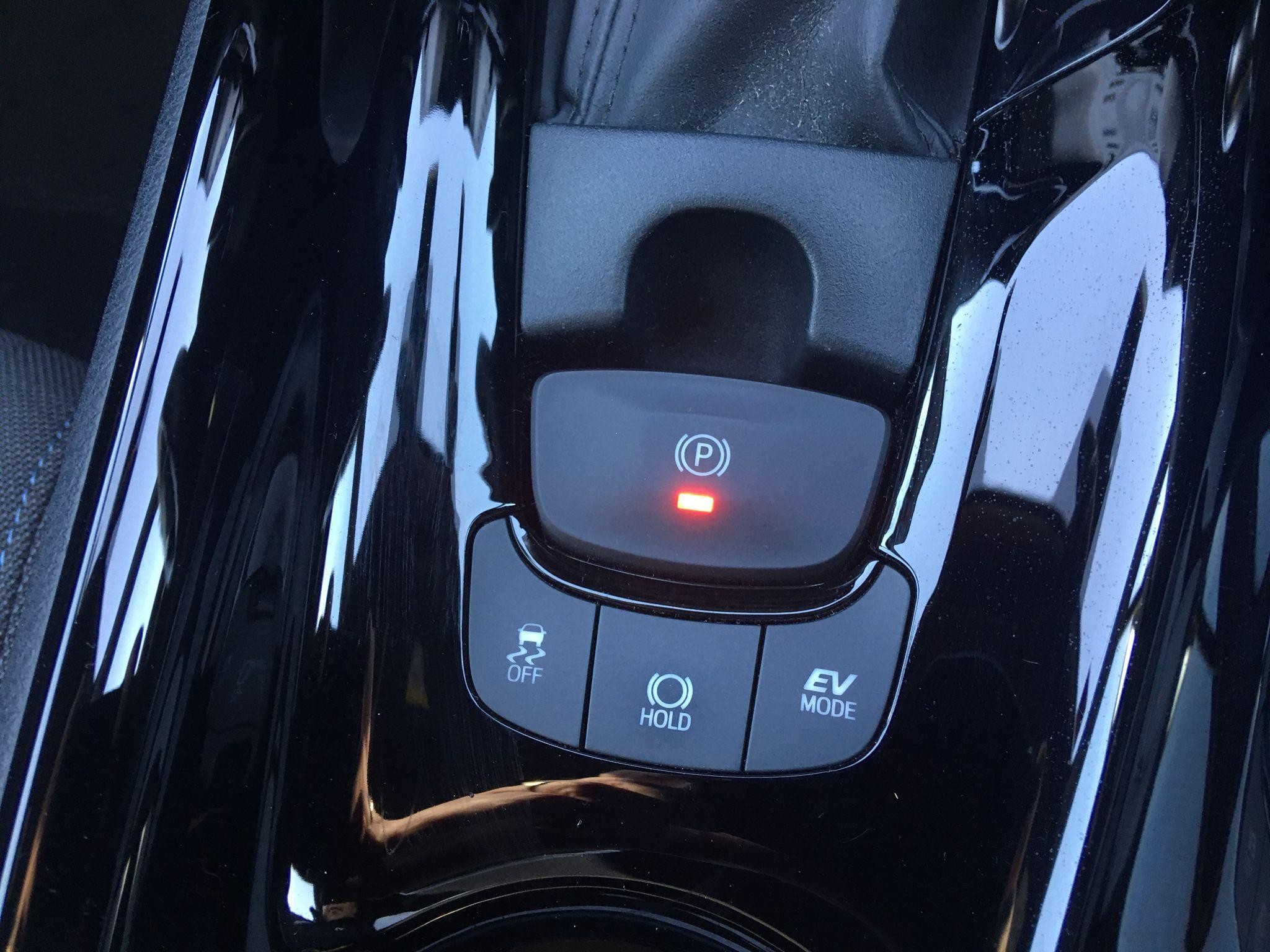 Toyota C-HR Image 42
