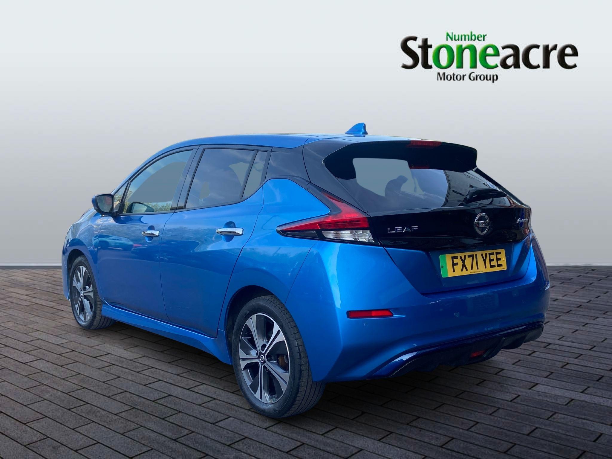 Nissan LEAF Image 2