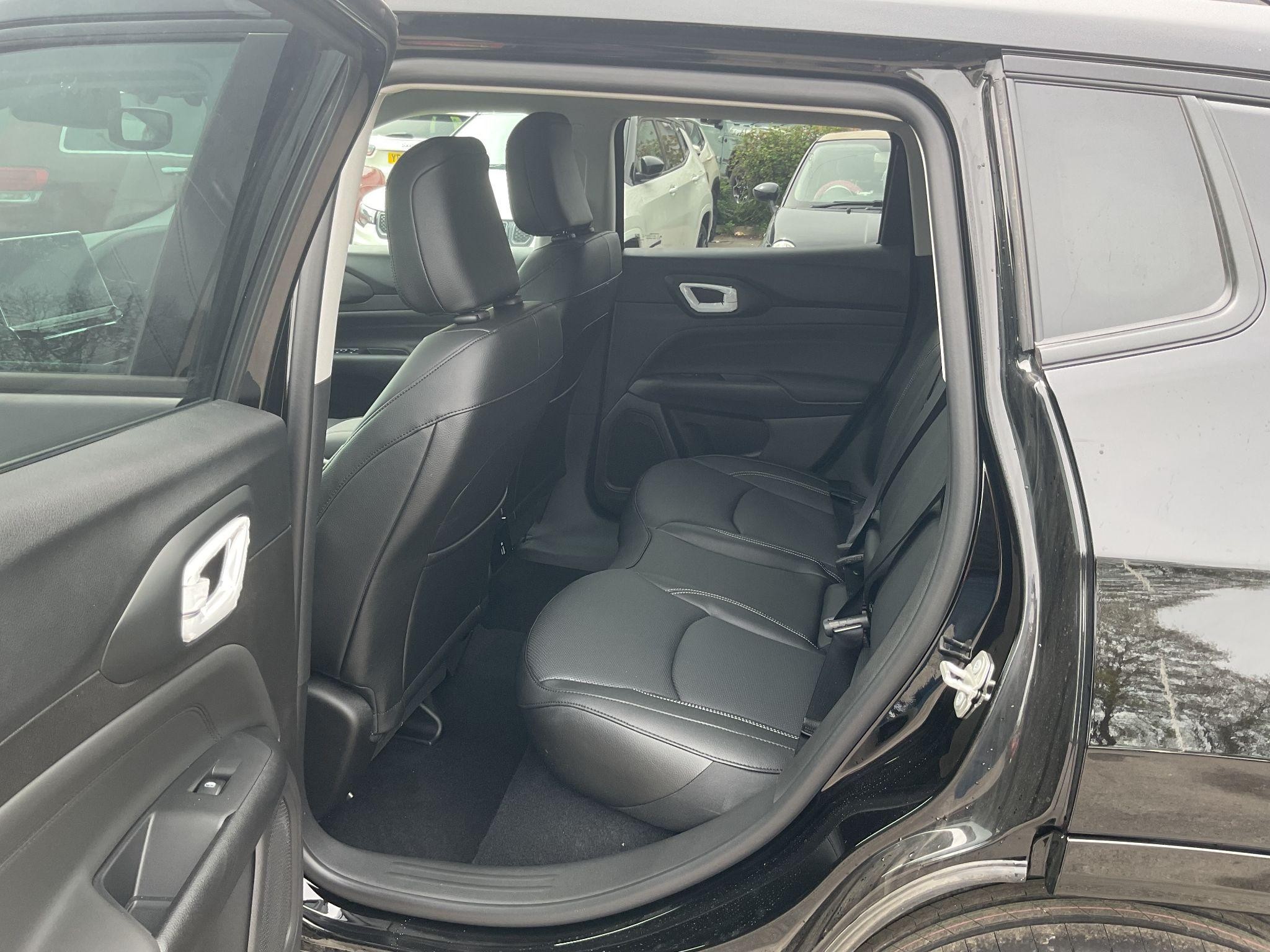 Jeep Compass Image 10