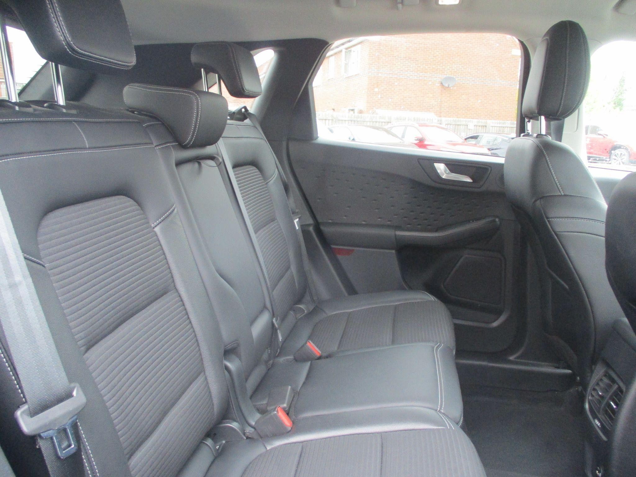 Ford Kuga Image 18