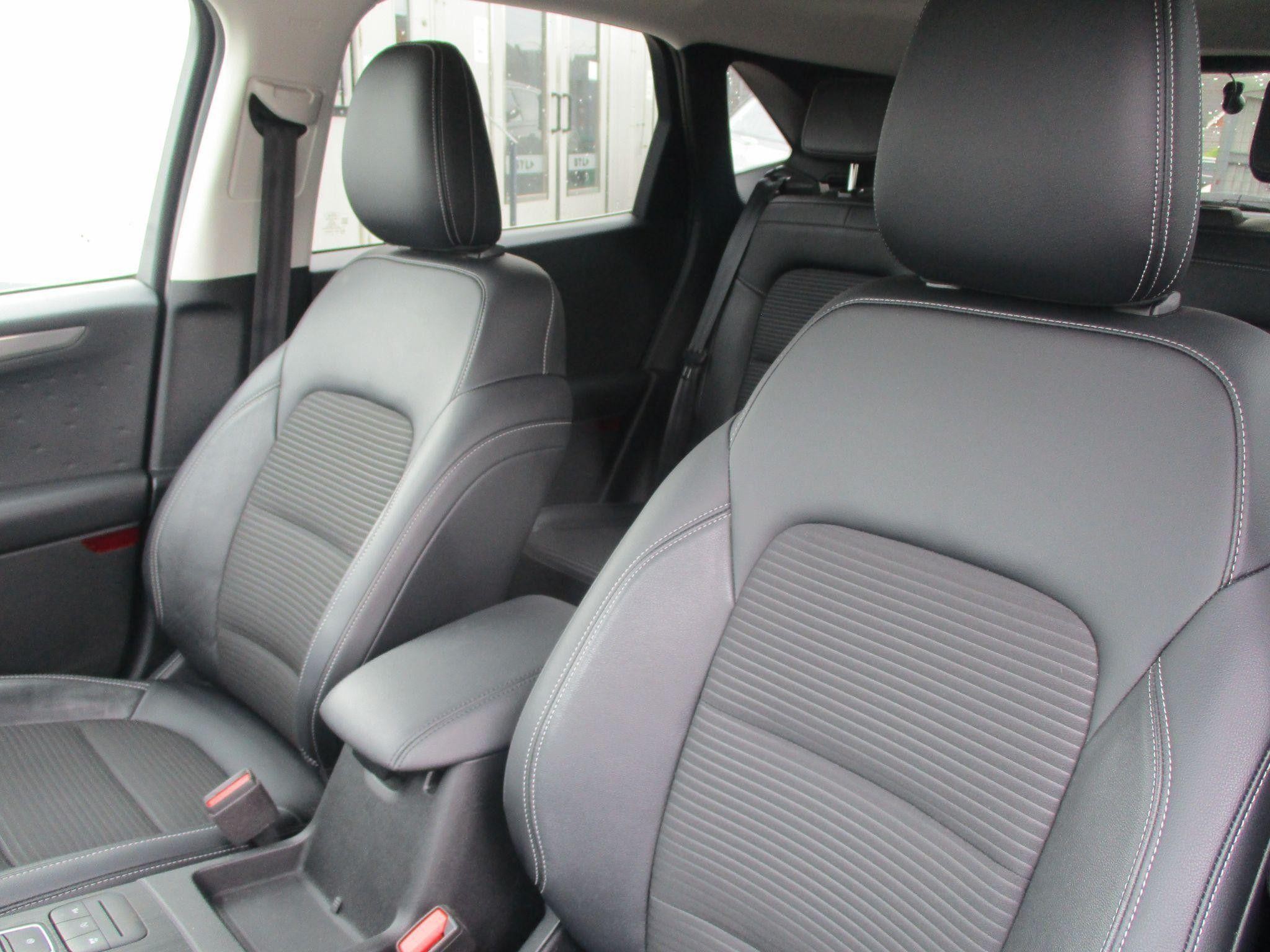 Ford Kuga Image 21