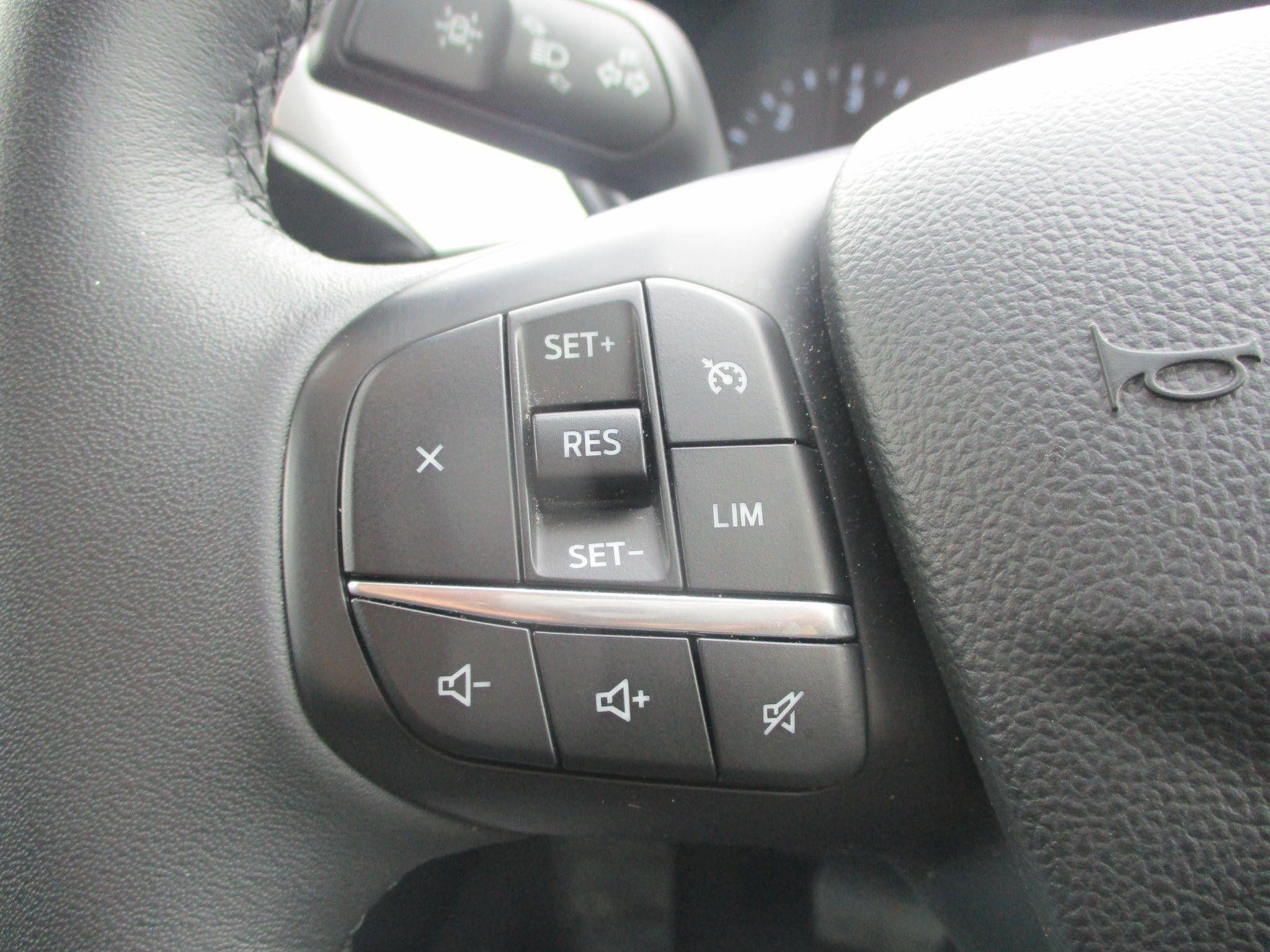 Ford Kuga Image 24