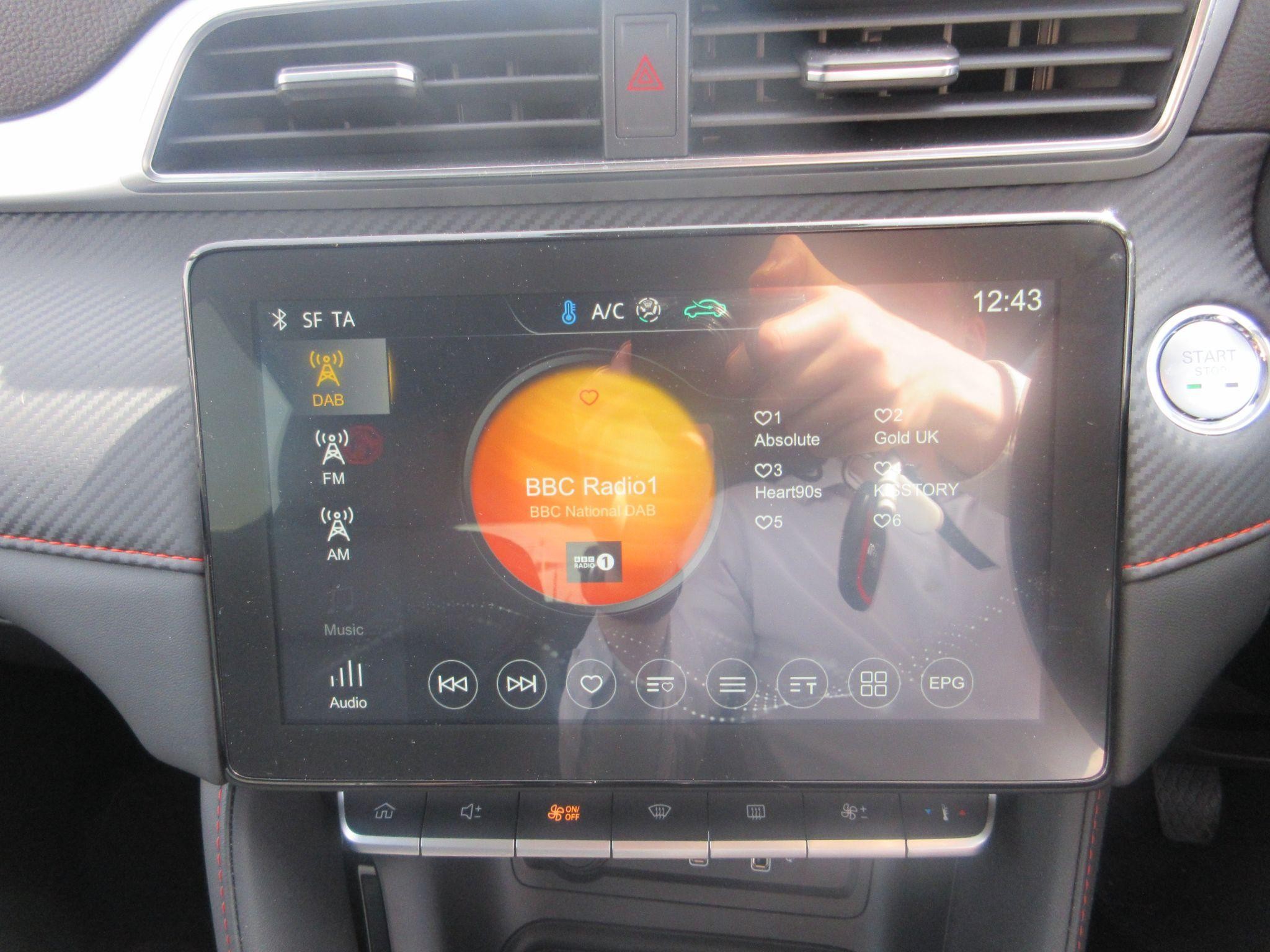 MG ZS Image 30