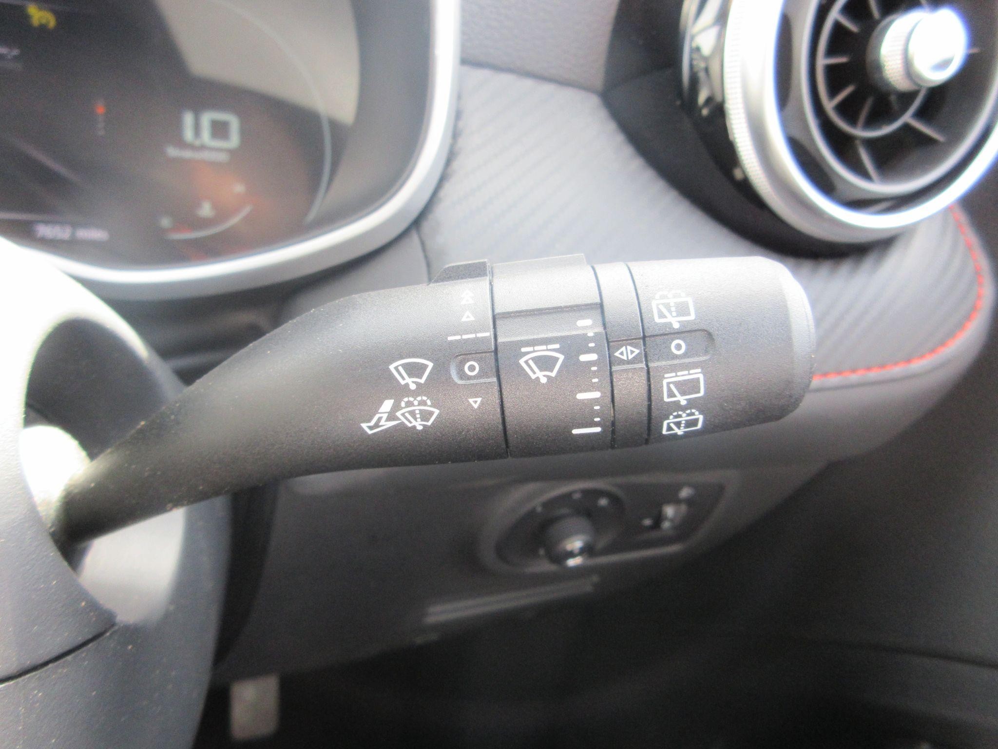 MG ZS Image 34