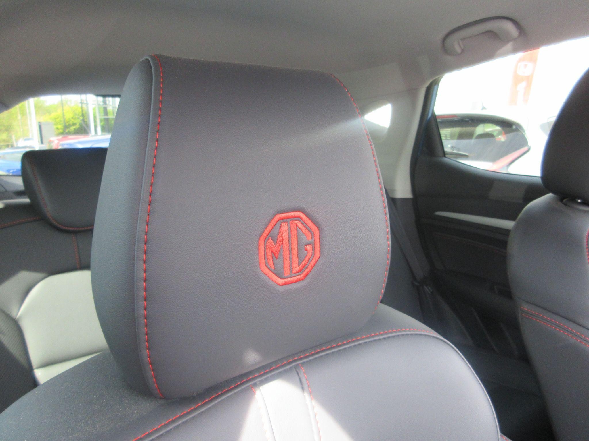 MG ZS Image 35