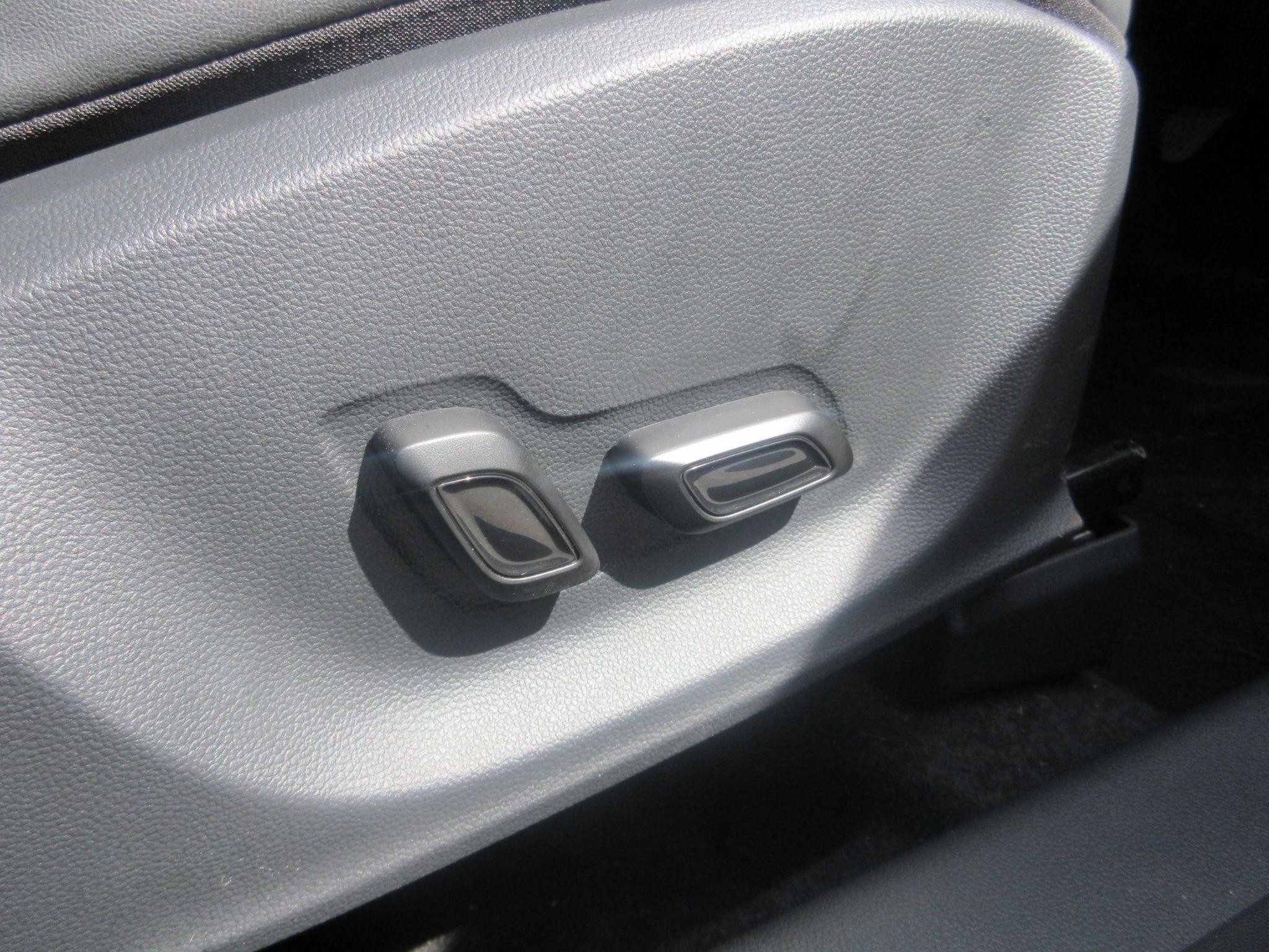 MG ZS Image 36