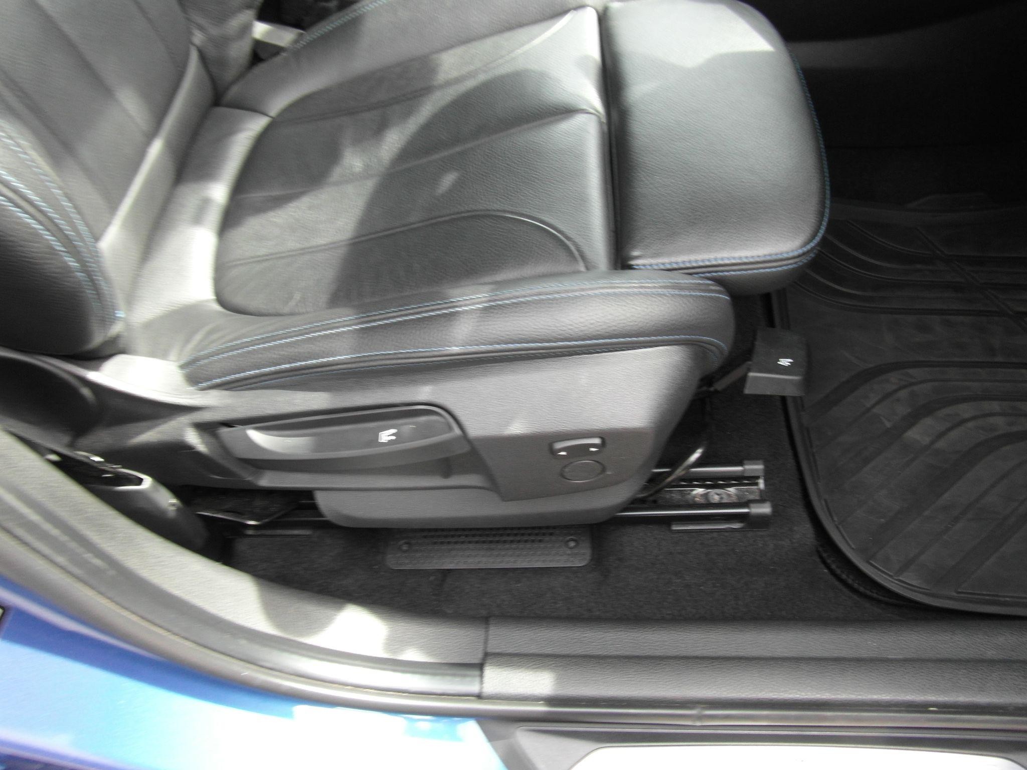 BMW 2 Series Active Tourer Image 31