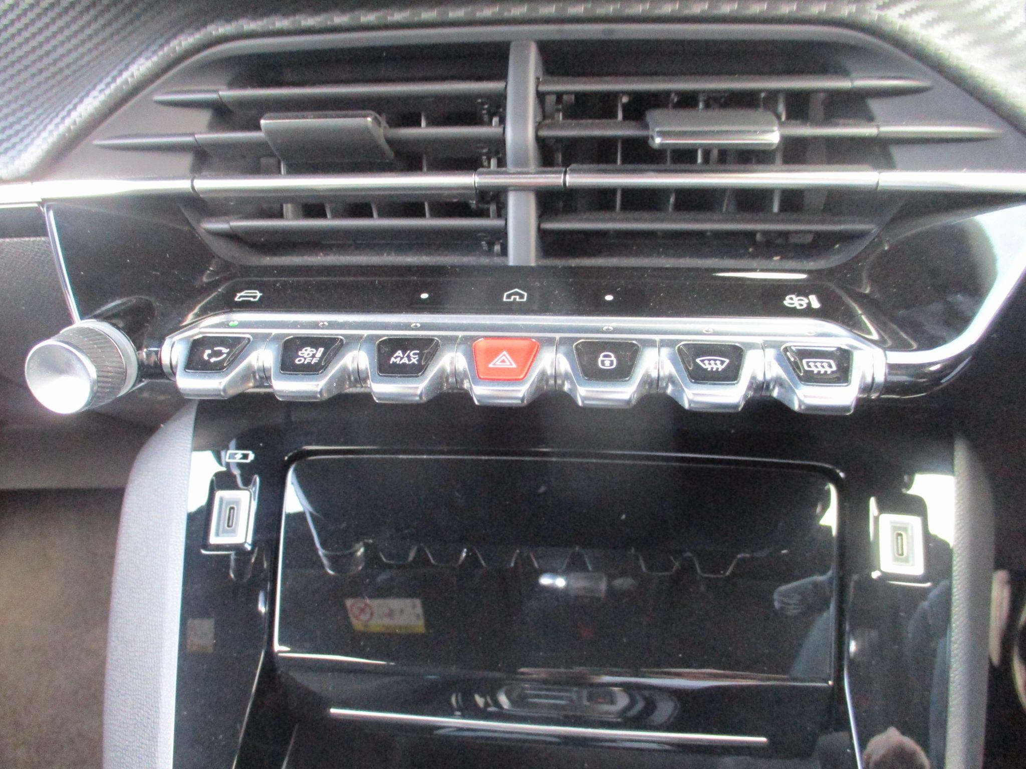 Peugeot 2008 Image 14