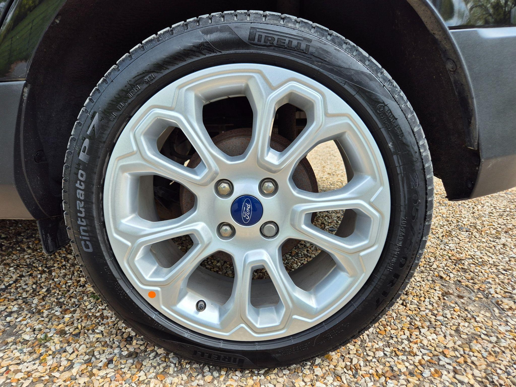 Ford EcoSport Image 10