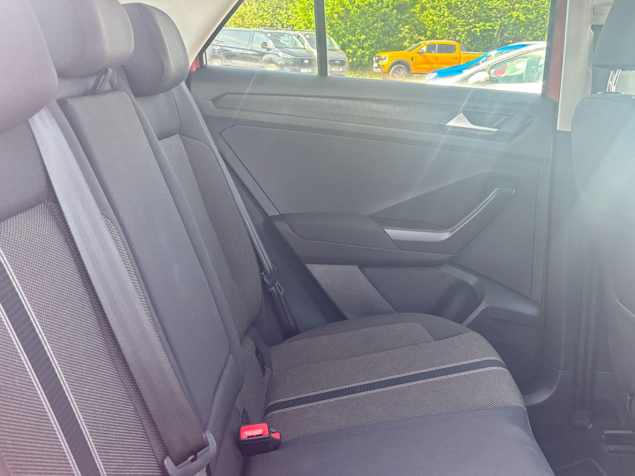 Volkswagen T-Roc Image 13