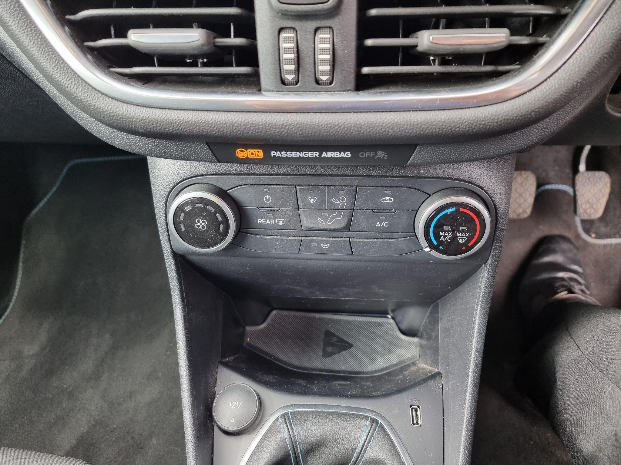 Ford Fiesta Image 9