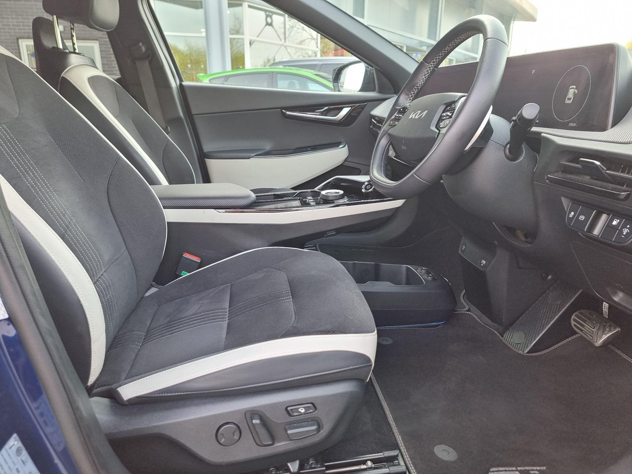 Kia EV6 Image 12