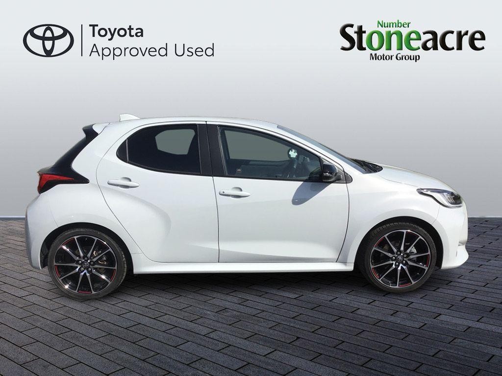 Toyota Yaris Image 4