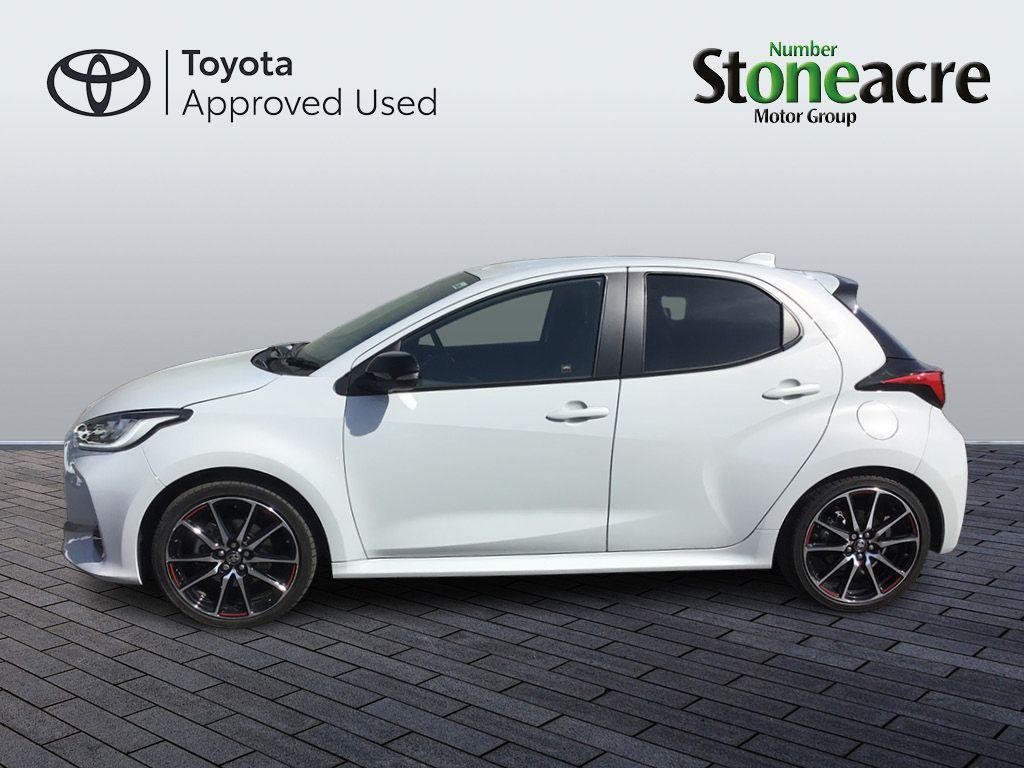 Toyota Yaris Image 8