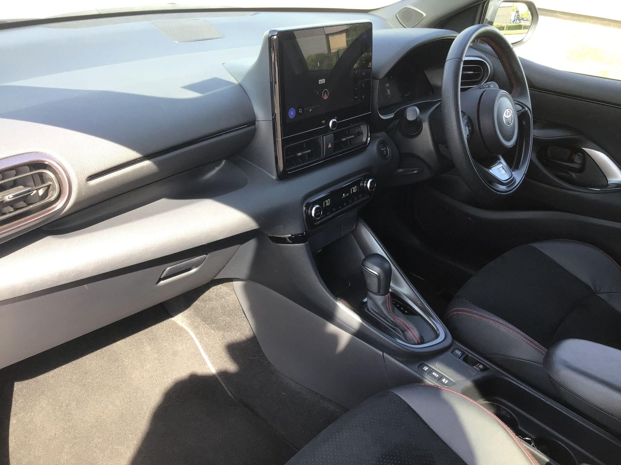 Toyota Yaris Image 13