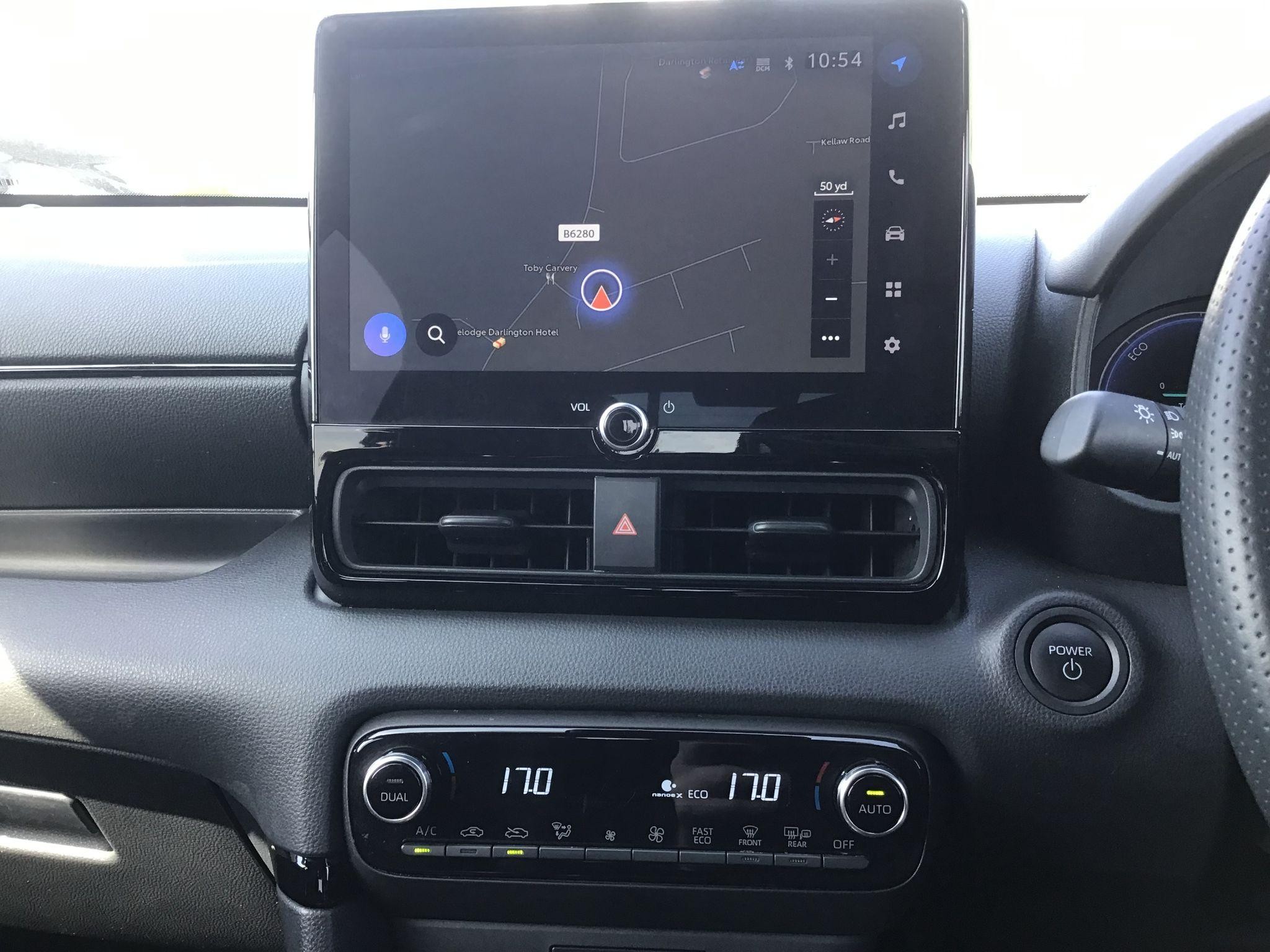 Toyota Yaris Image 16