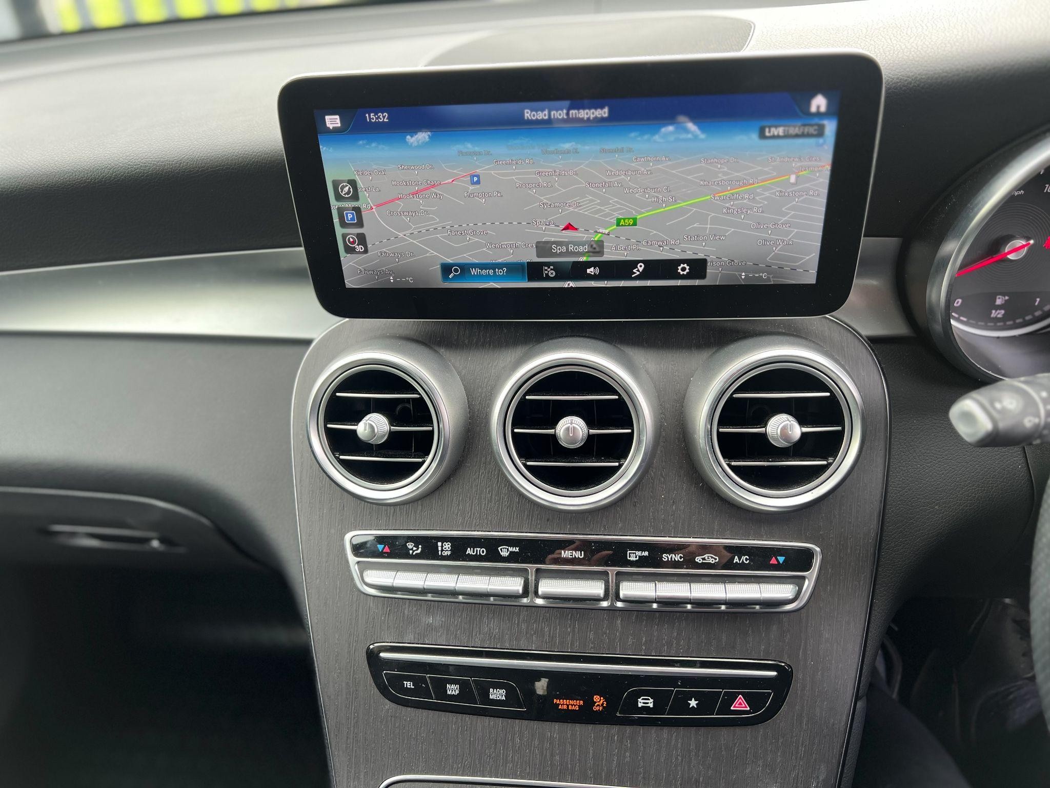Mercedes-Benz GLC Image 29